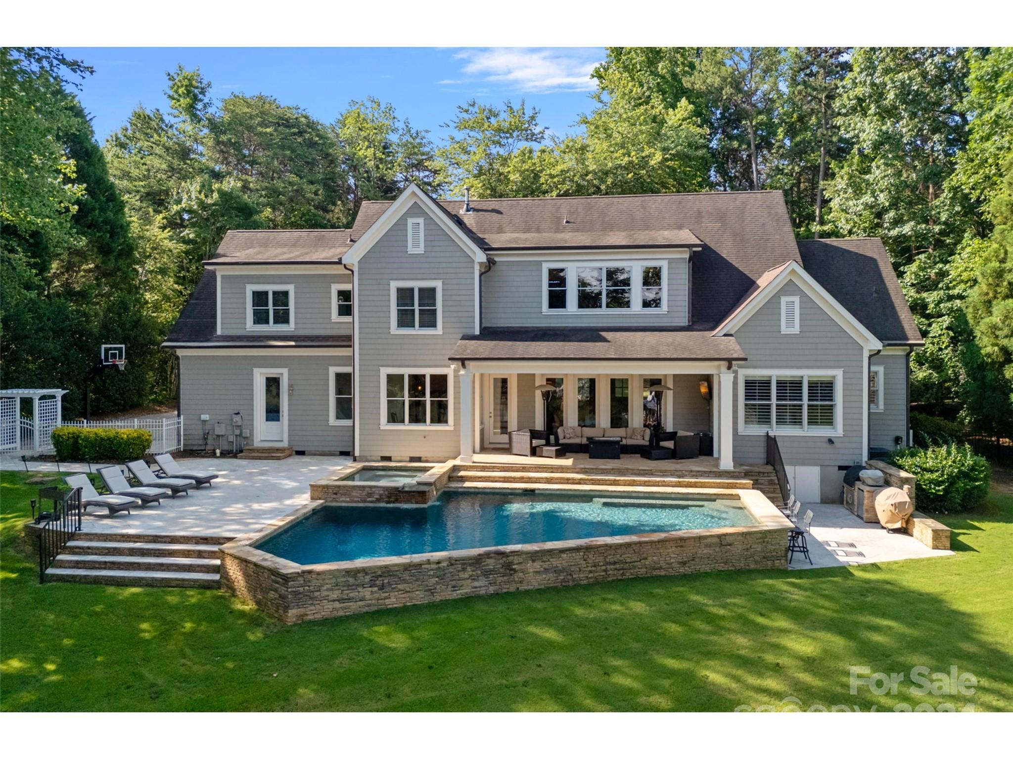 144 Heathland Lane