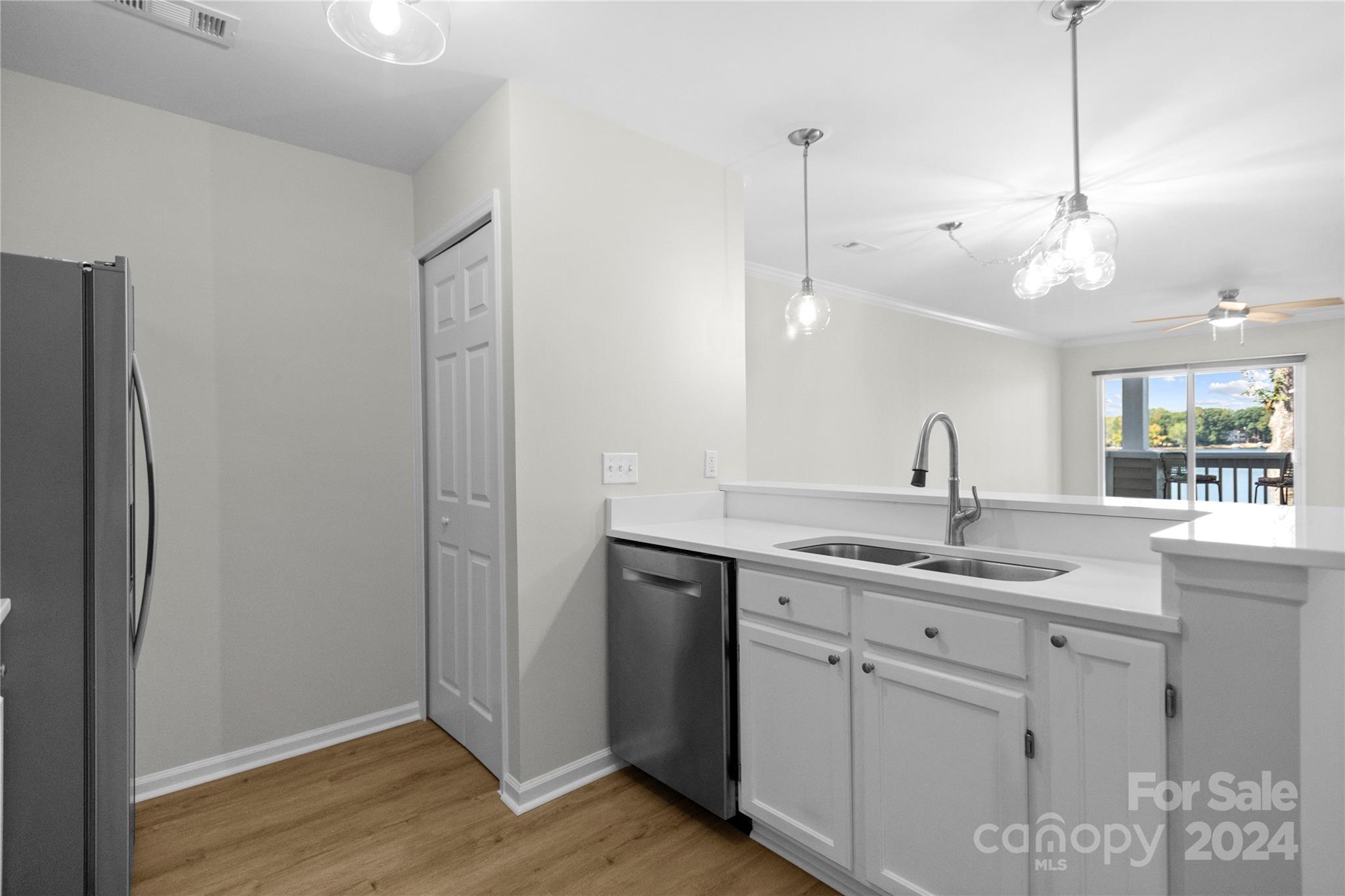 944 Southwest Drive