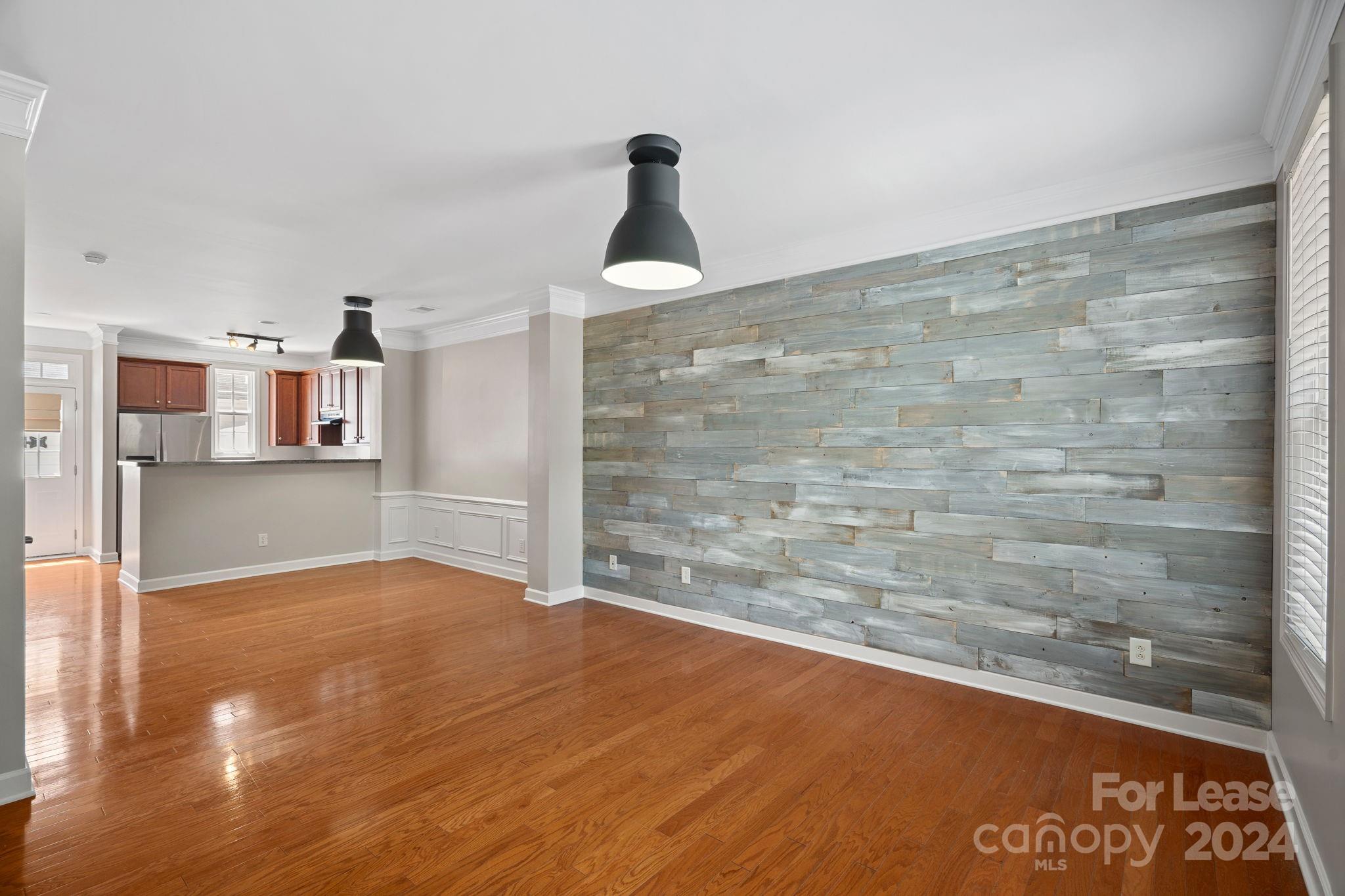9724 Longstone Lane