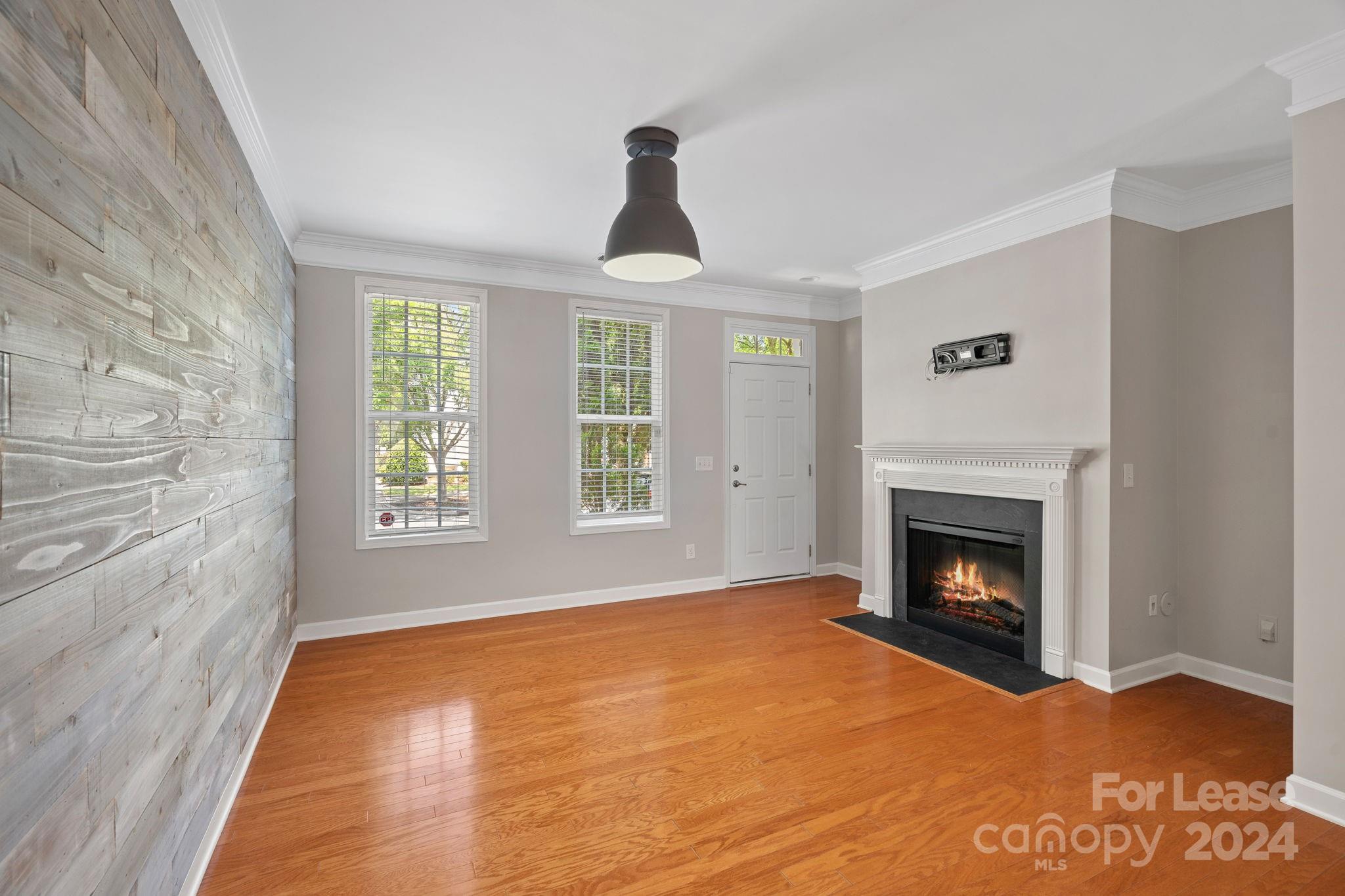 9724 Longstone Lane