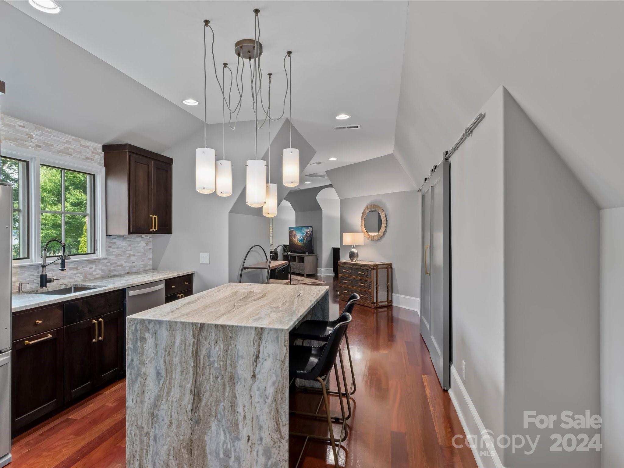 14009 Island Drive