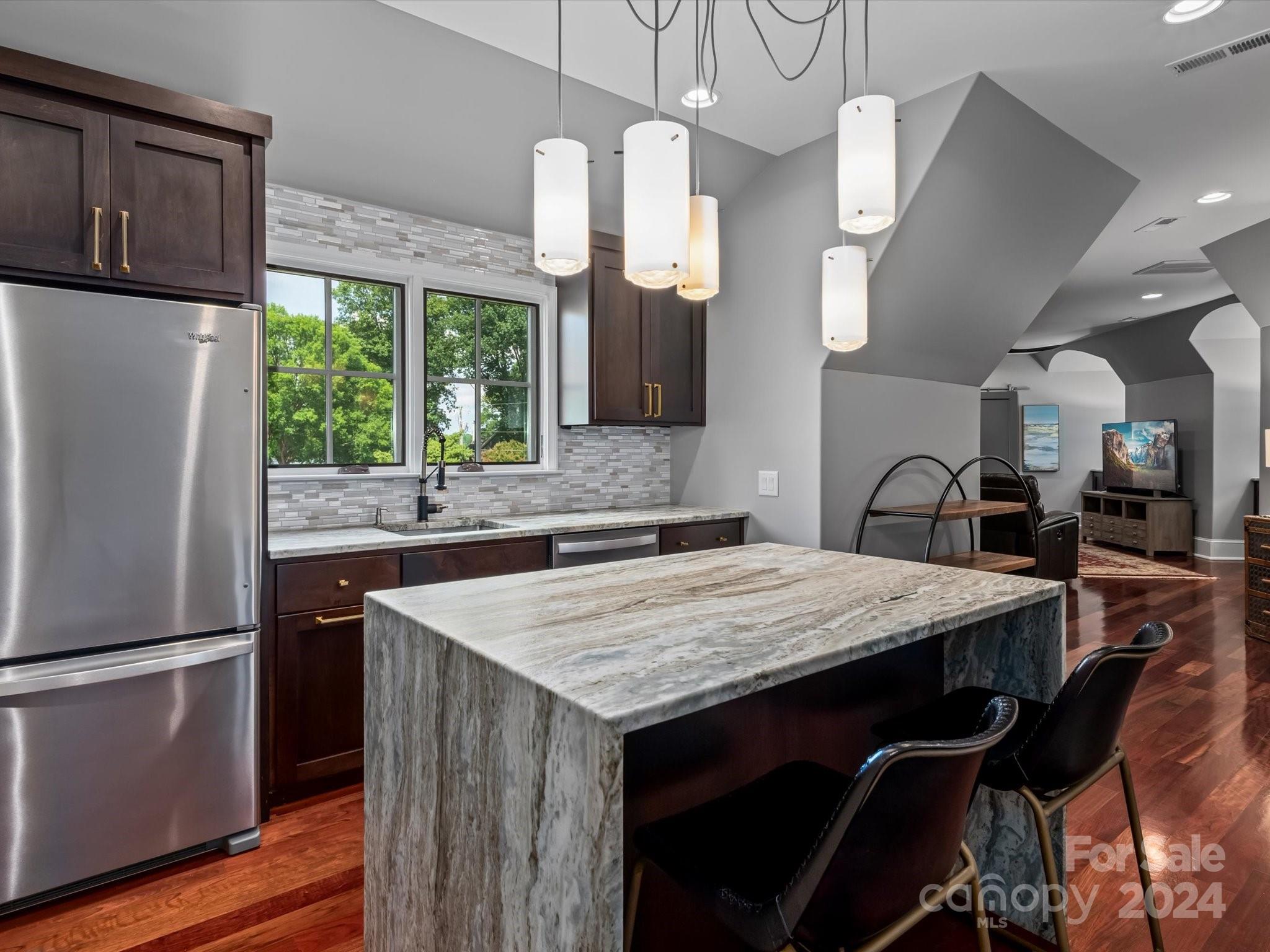 14009 Island Drive
