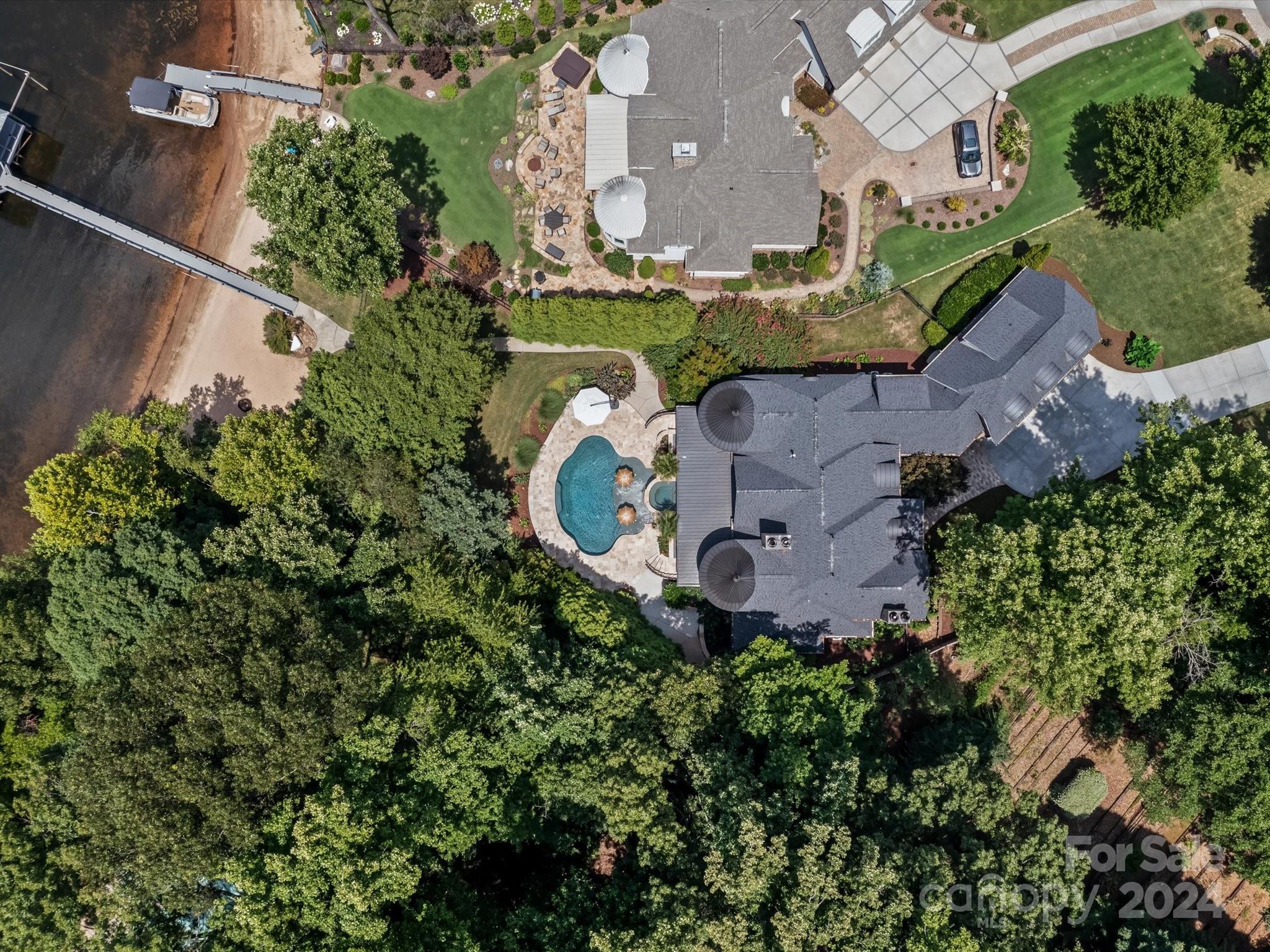 14009 Island Drive