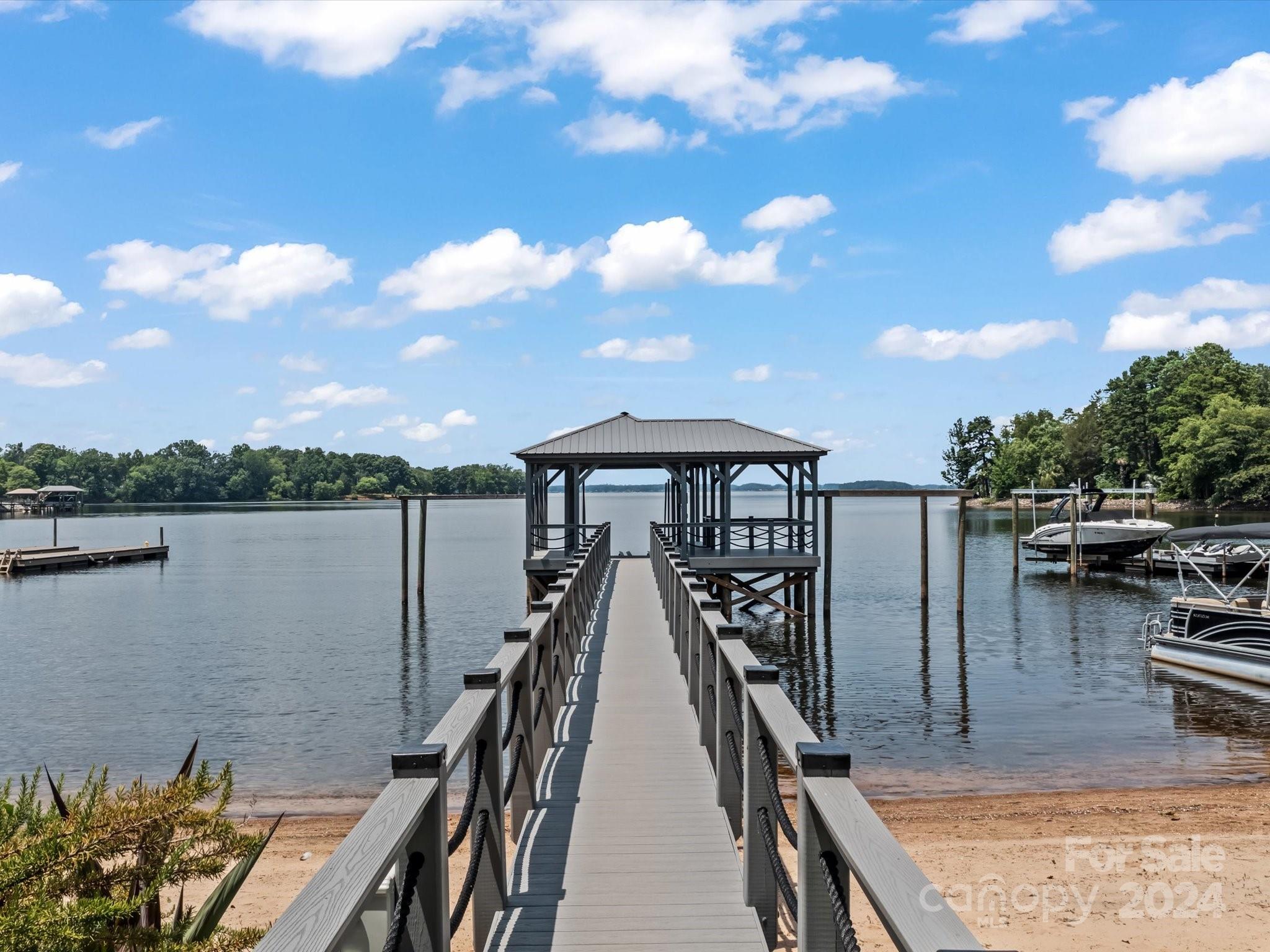 14009 Island Drive