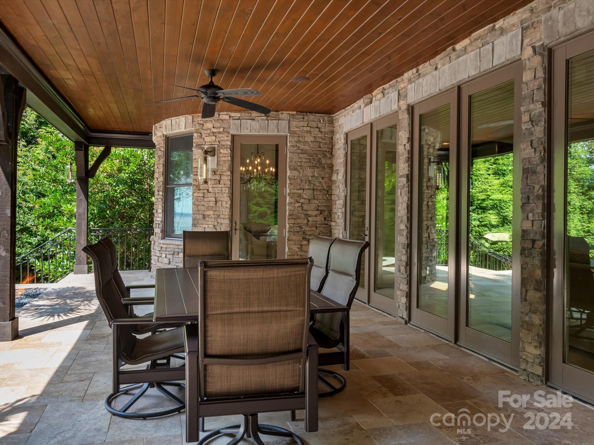 14009 Island Drive