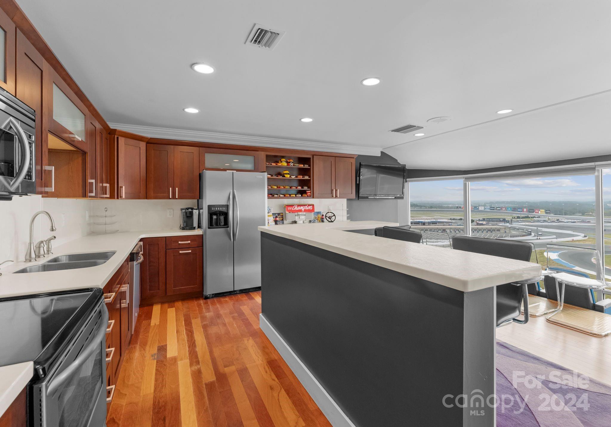4721 Morehead Road Unit: 205