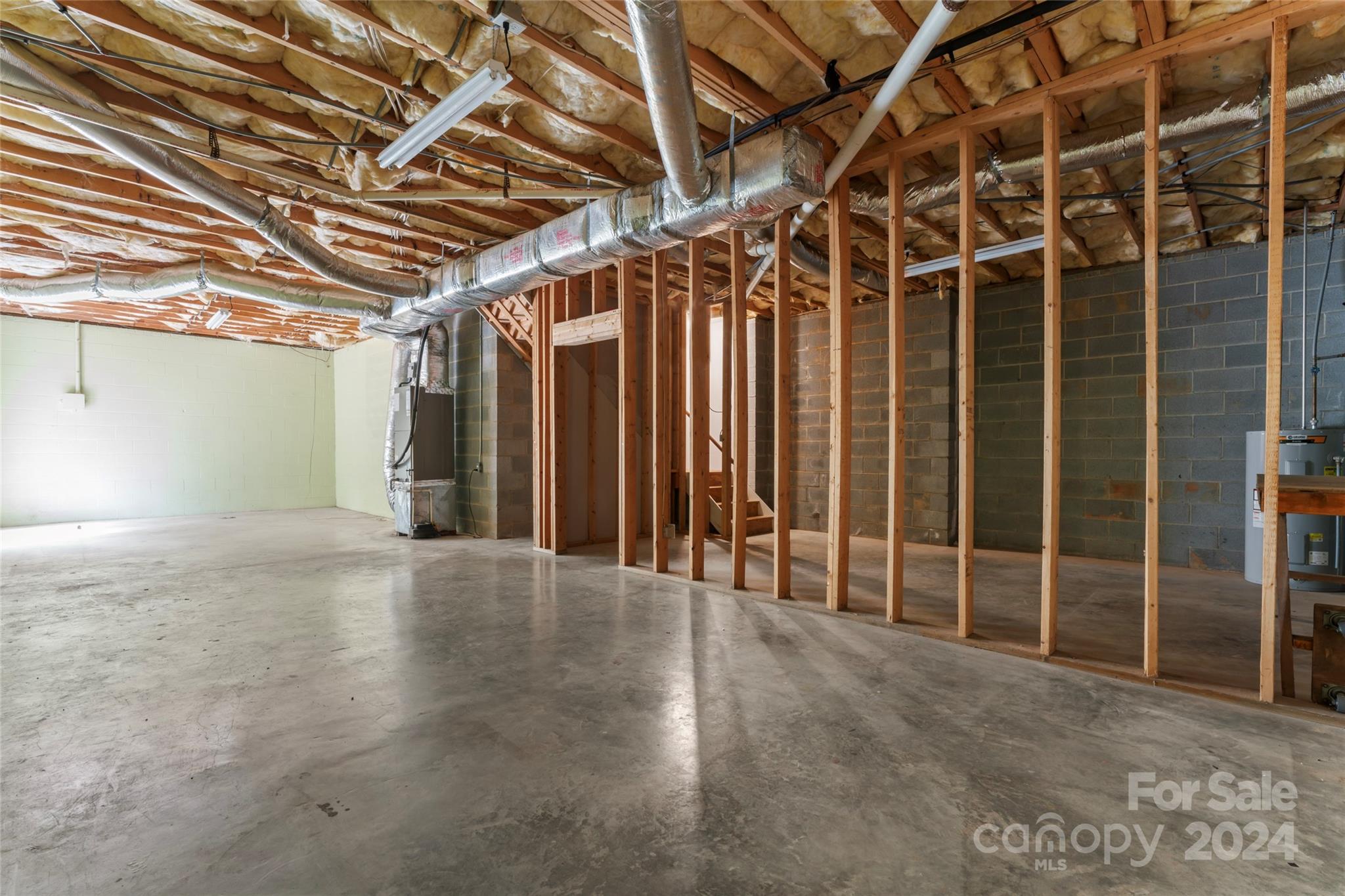 6235 Mountain Vine Avenue