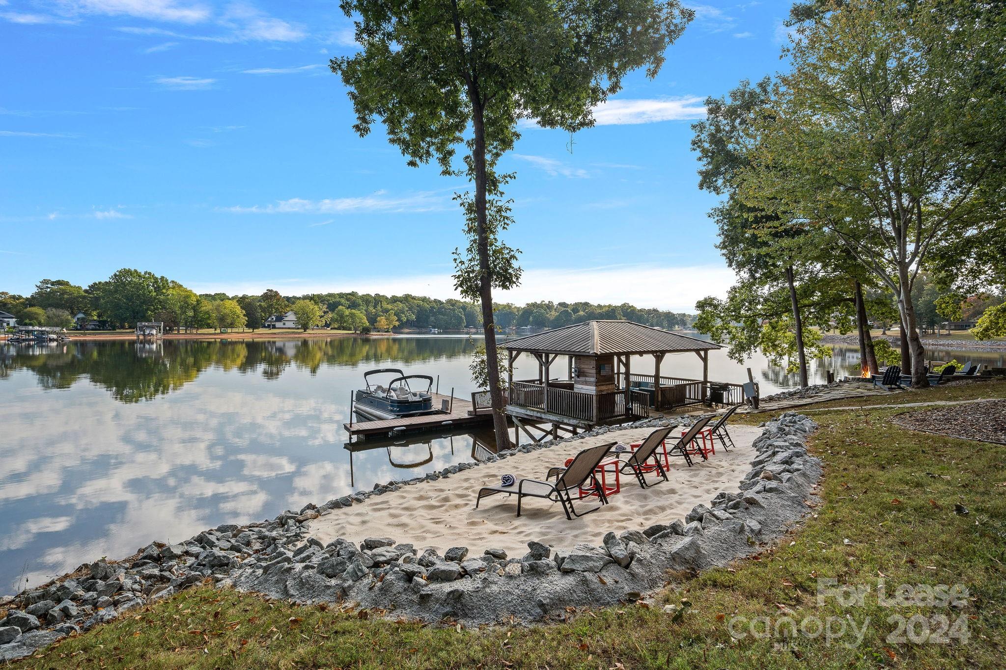 8276 Archies Point