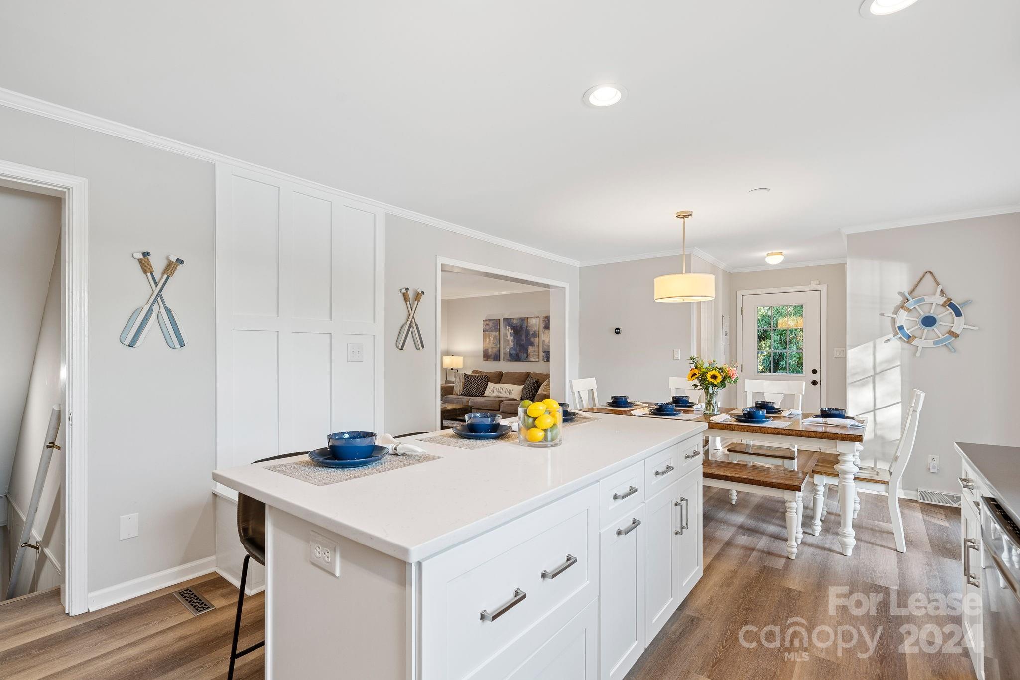 8276 Archies Point