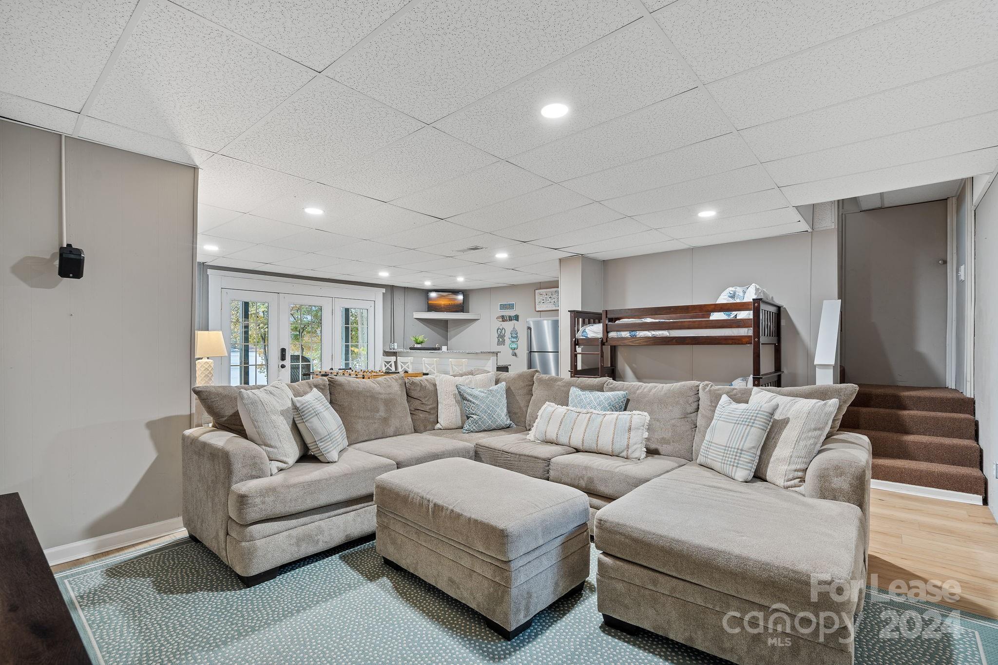 8276 Archies Point