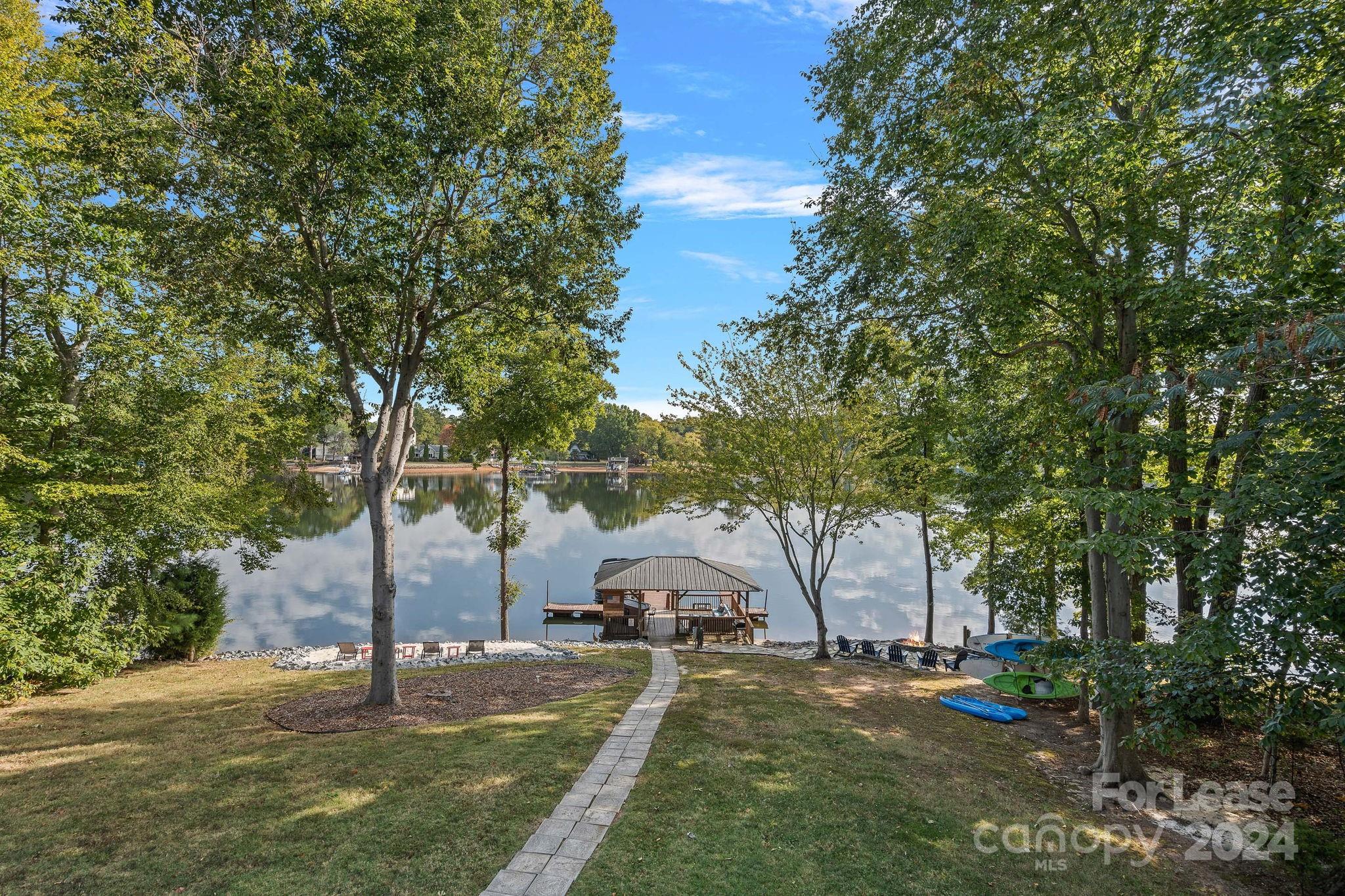 8276 Archies Point