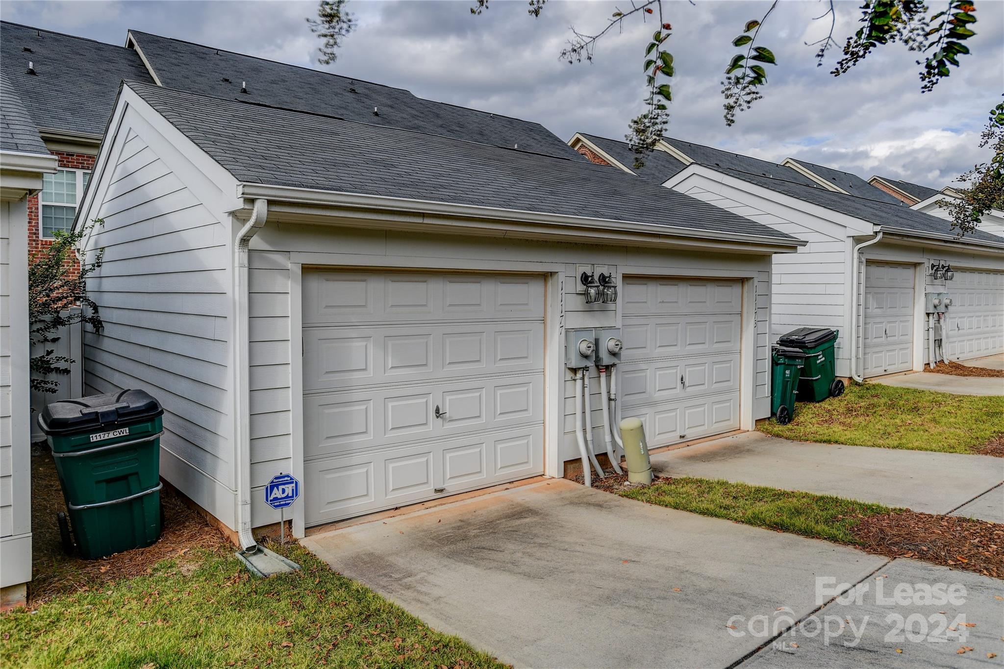 11177 Cedar Walk Lane