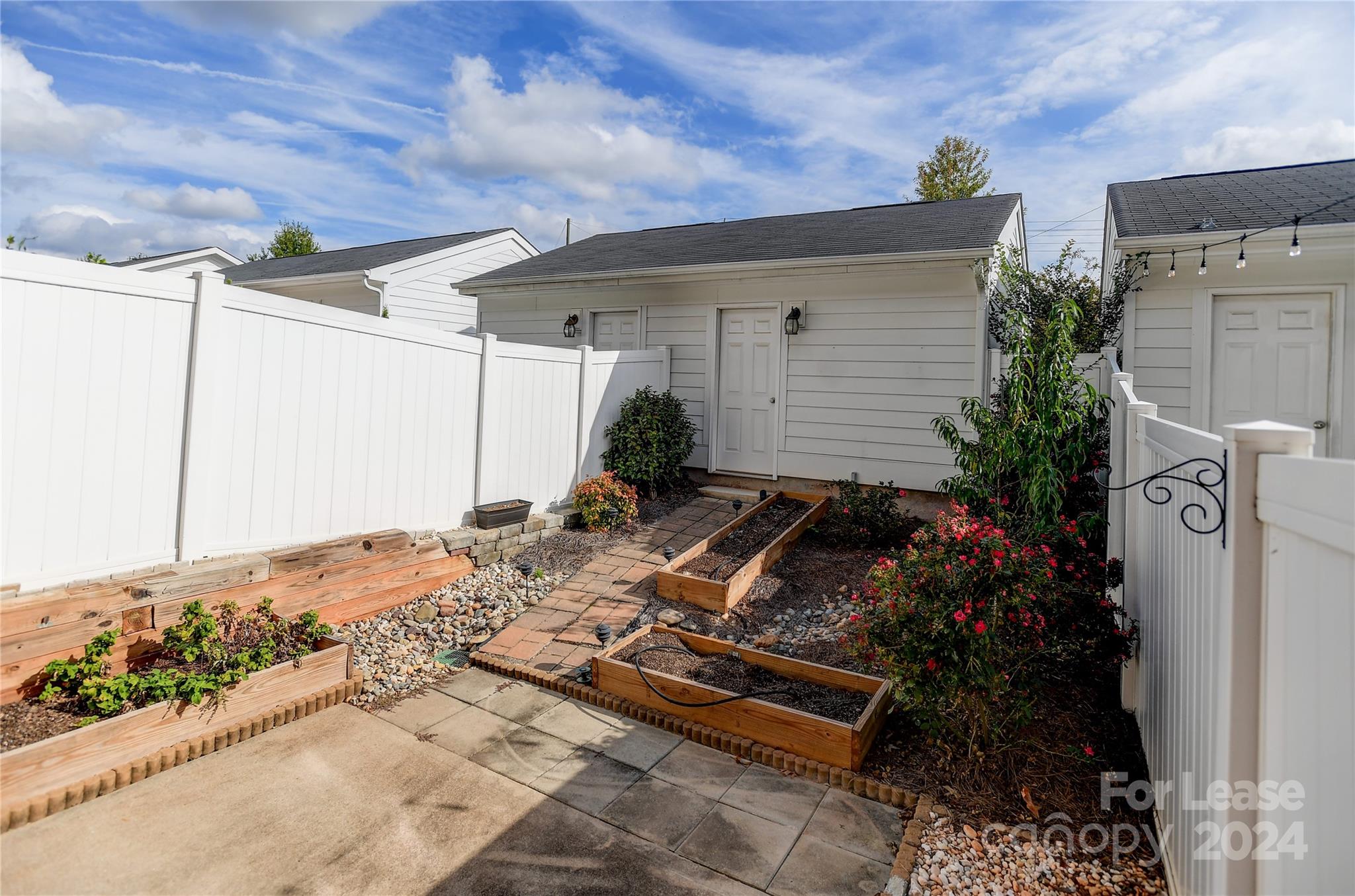 11177 Cedar Walk Lane
