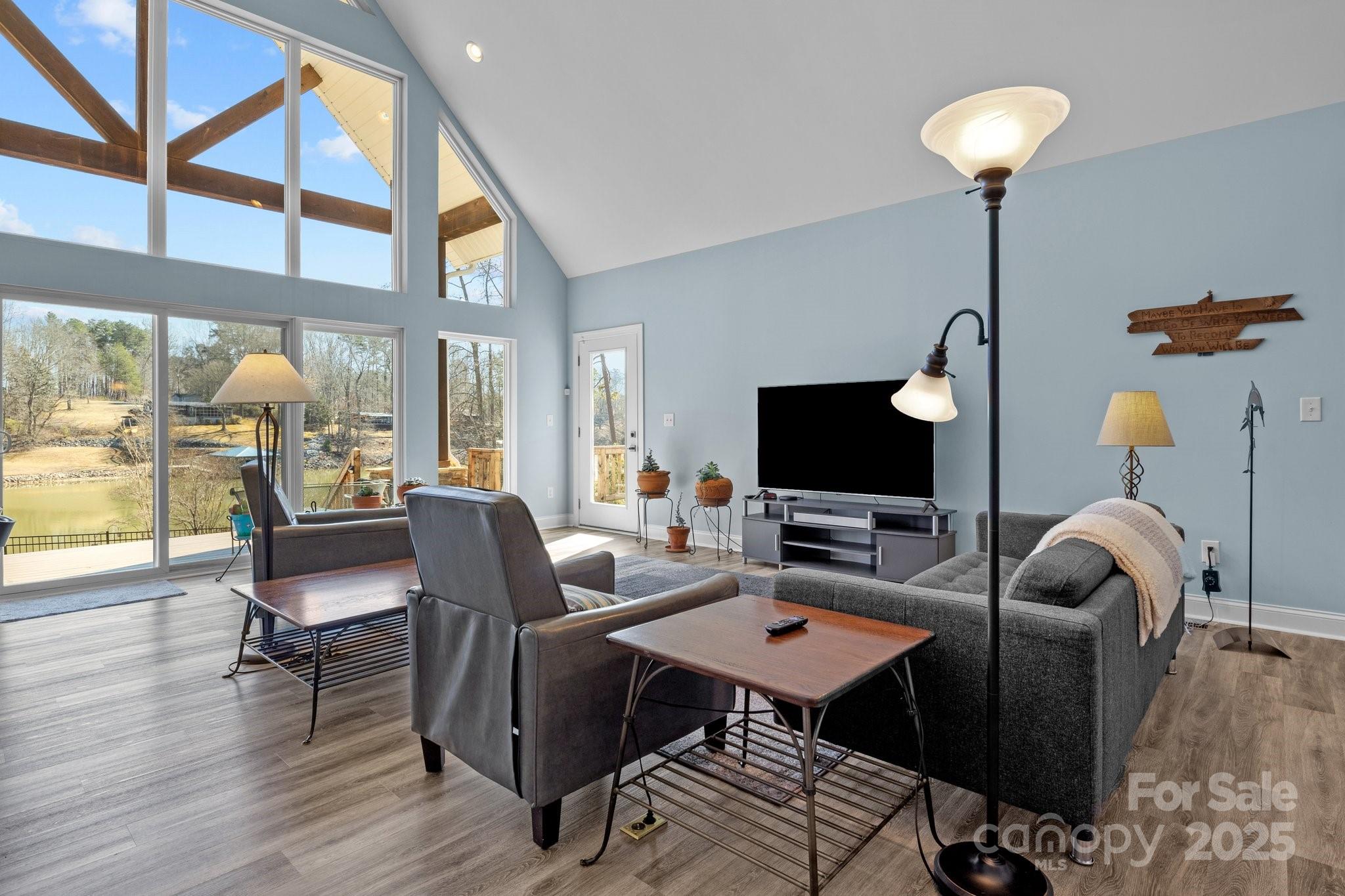 3907 Reid Circle