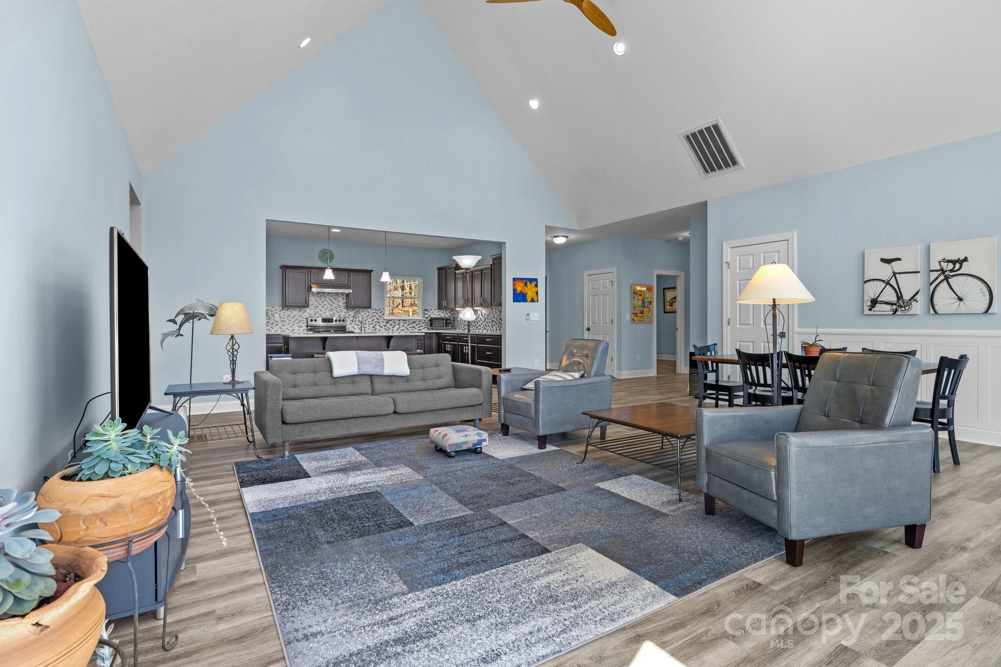 3907 Reid Circle