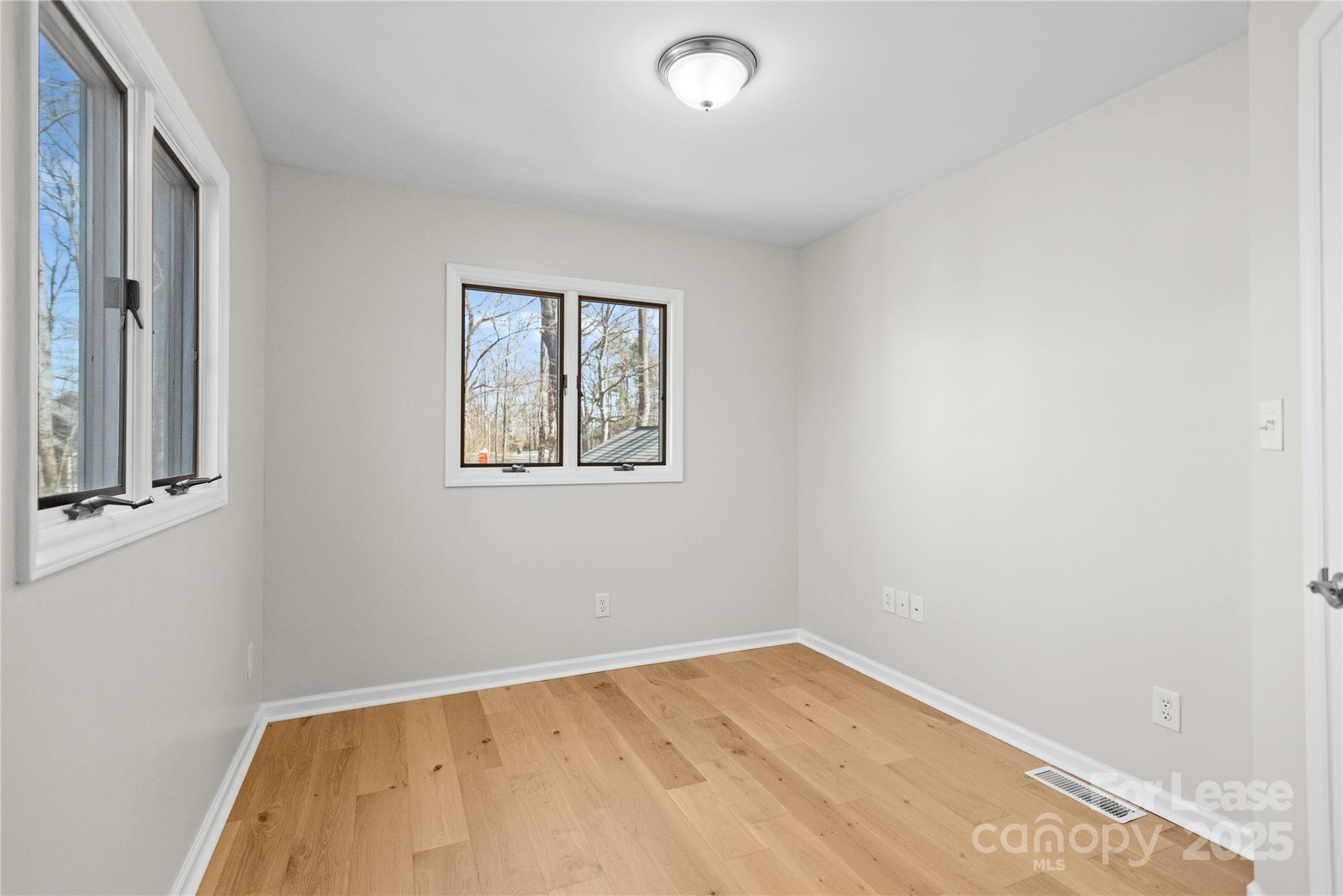 280 Lakeview Shores Loop