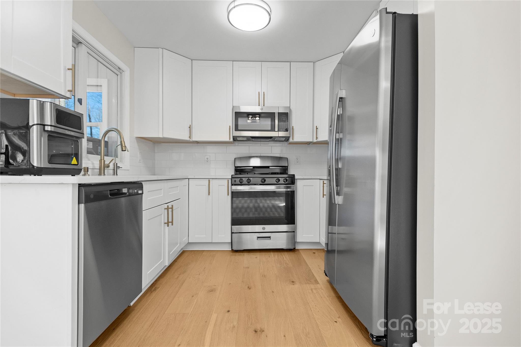 280 Lakeview Shores Loop