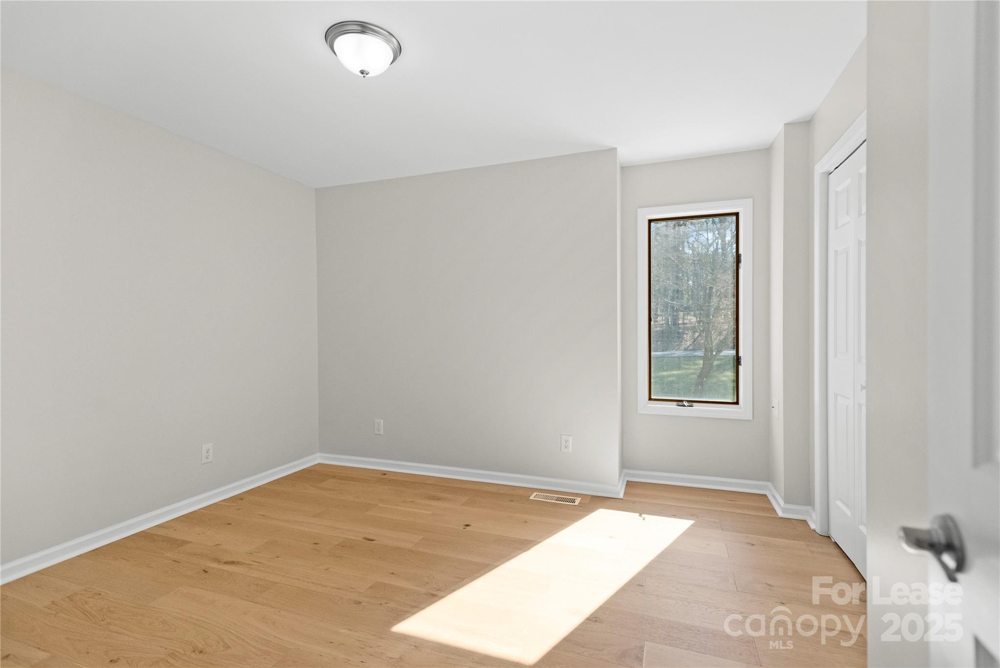 280 Lakeview Shores Loop