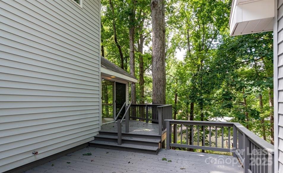 280 Lakeview Shores Loop