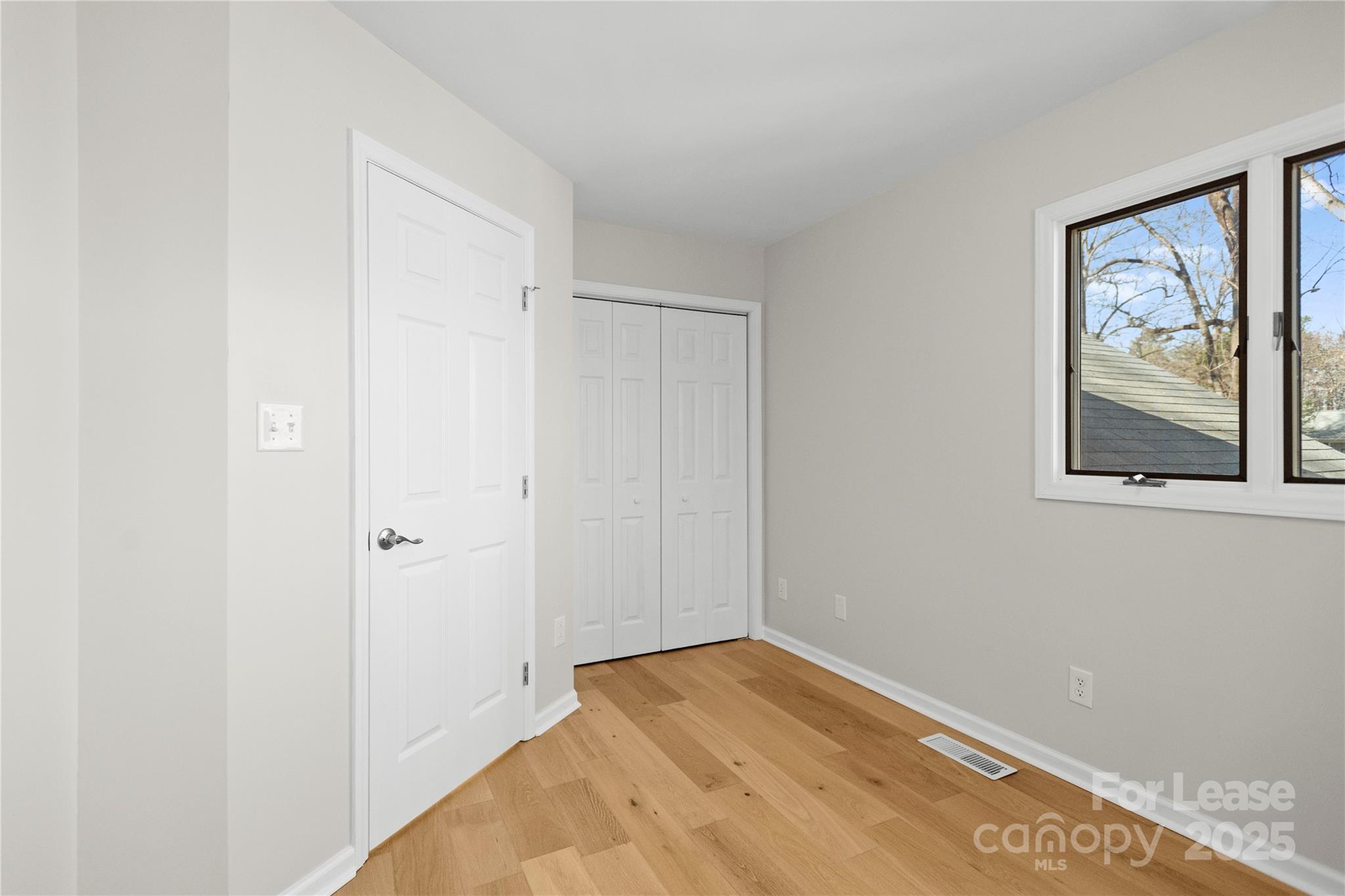 280 Lakeview Shores Loop