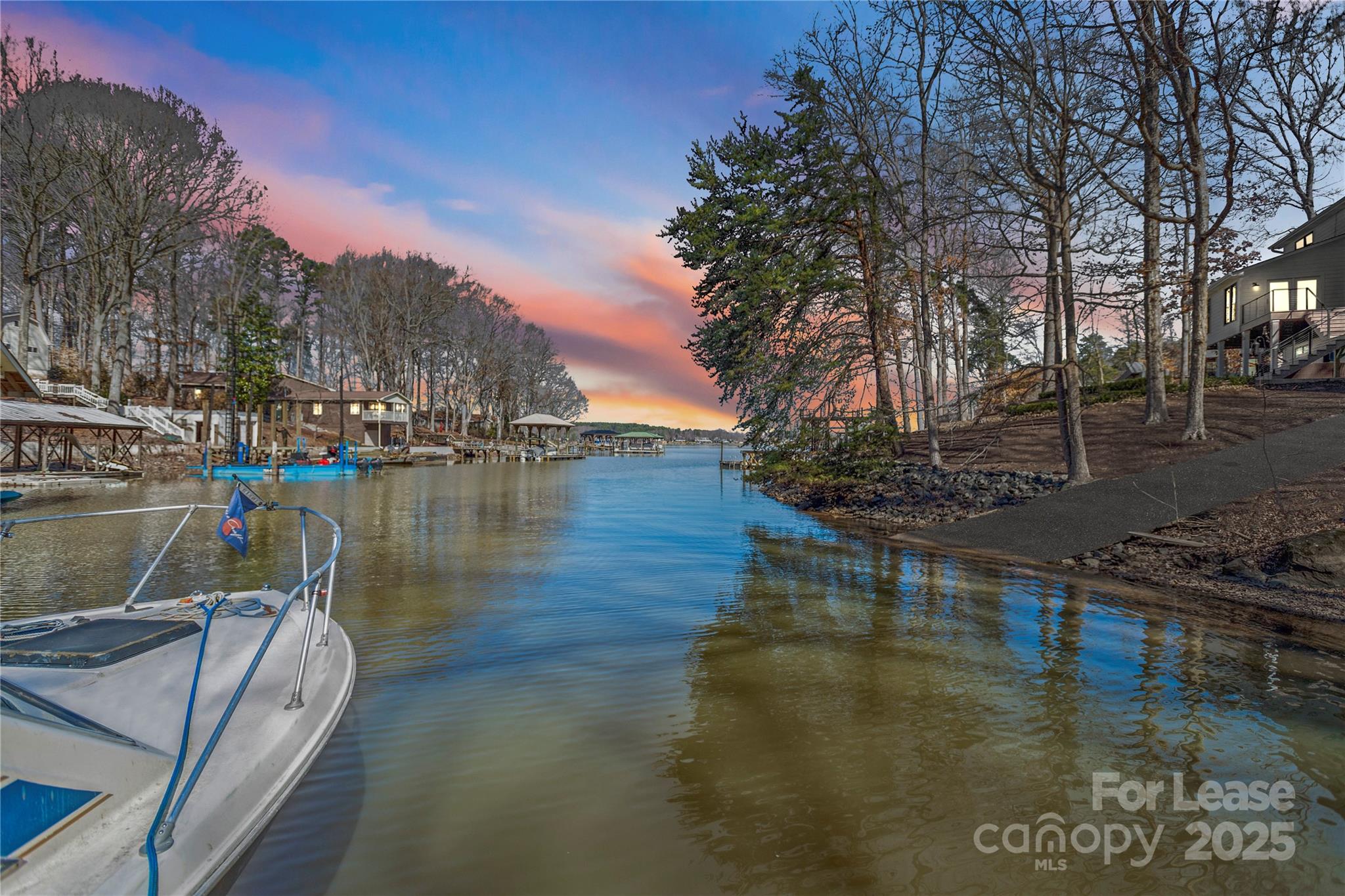 280 Lakeview Shores Loop