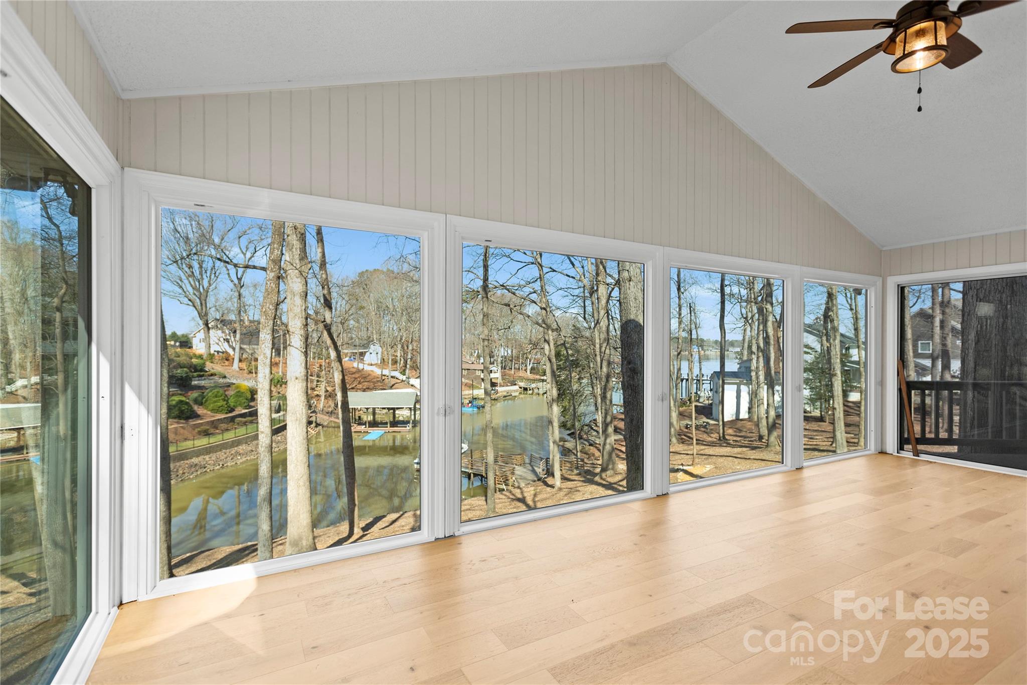 280 Lakeview Shores Loop