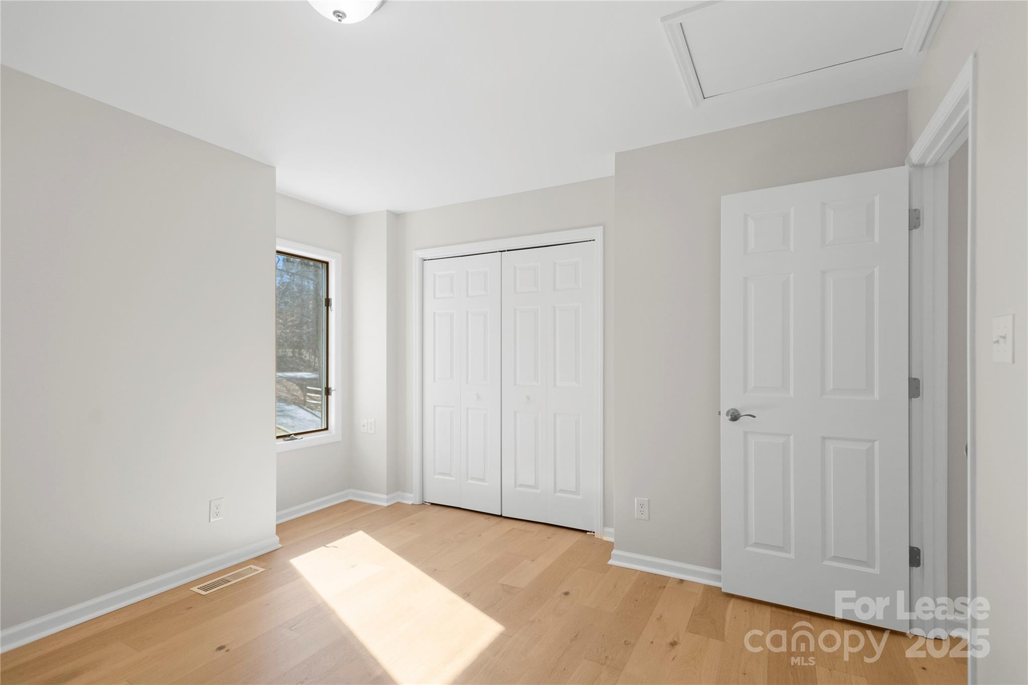 280 Lakeview Shores Loop