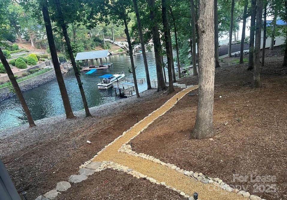 280 Lakeview Shores Loop