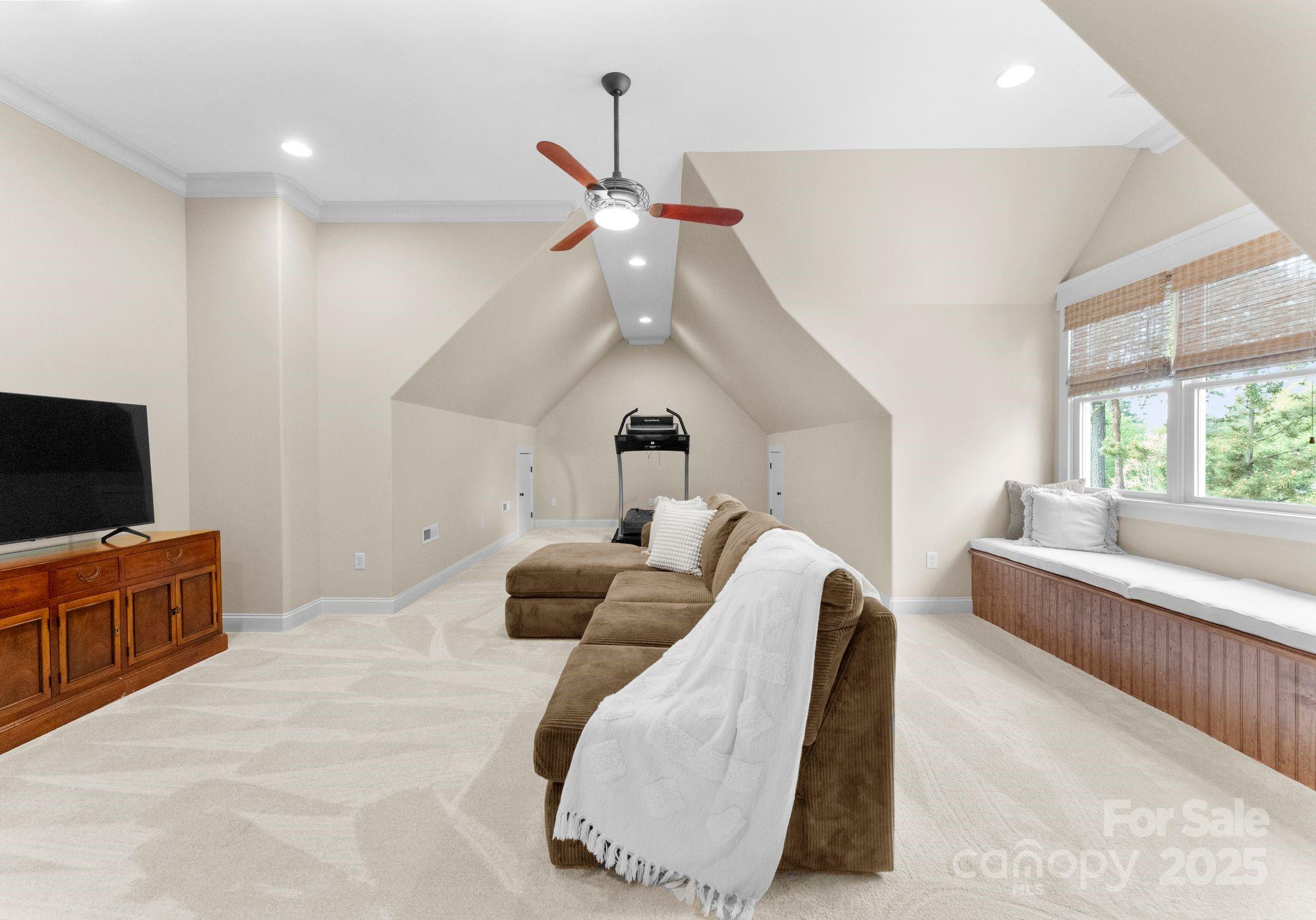 132 Tuskarora Point Lane