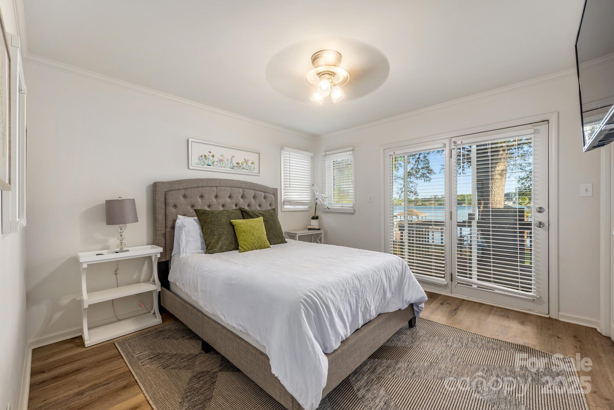 235 Commodore Loop