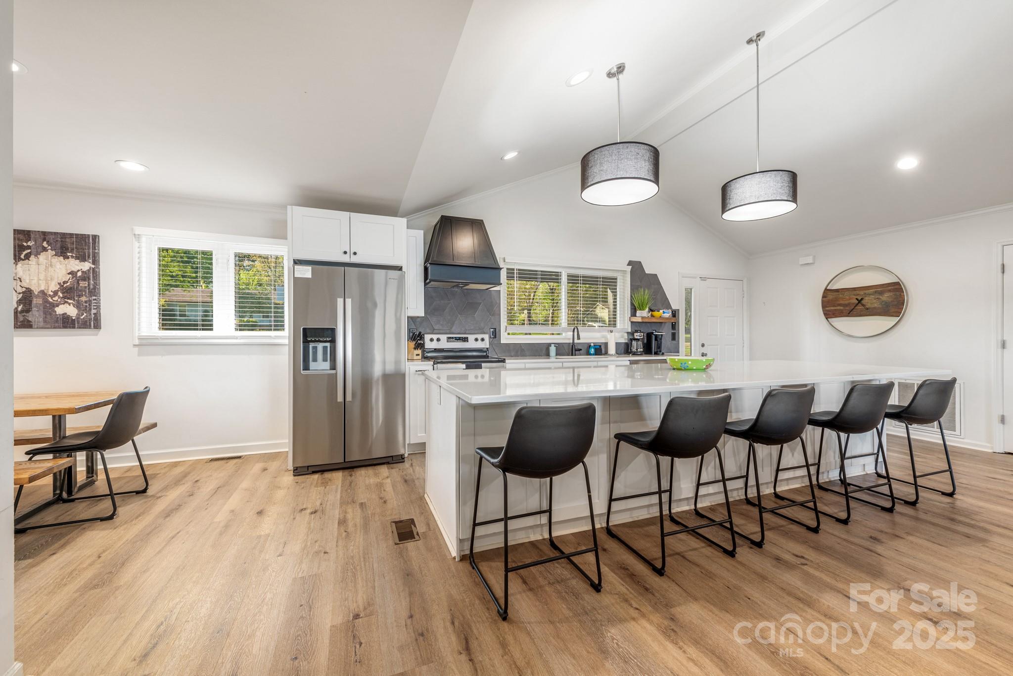 235 Commodore Loop