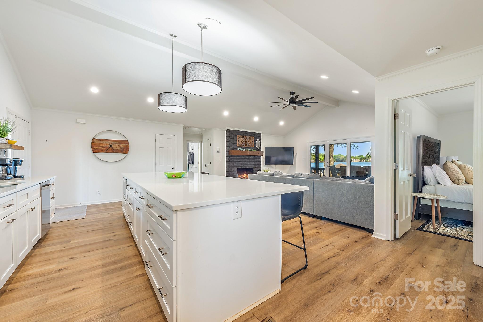 235 Commodore Loop