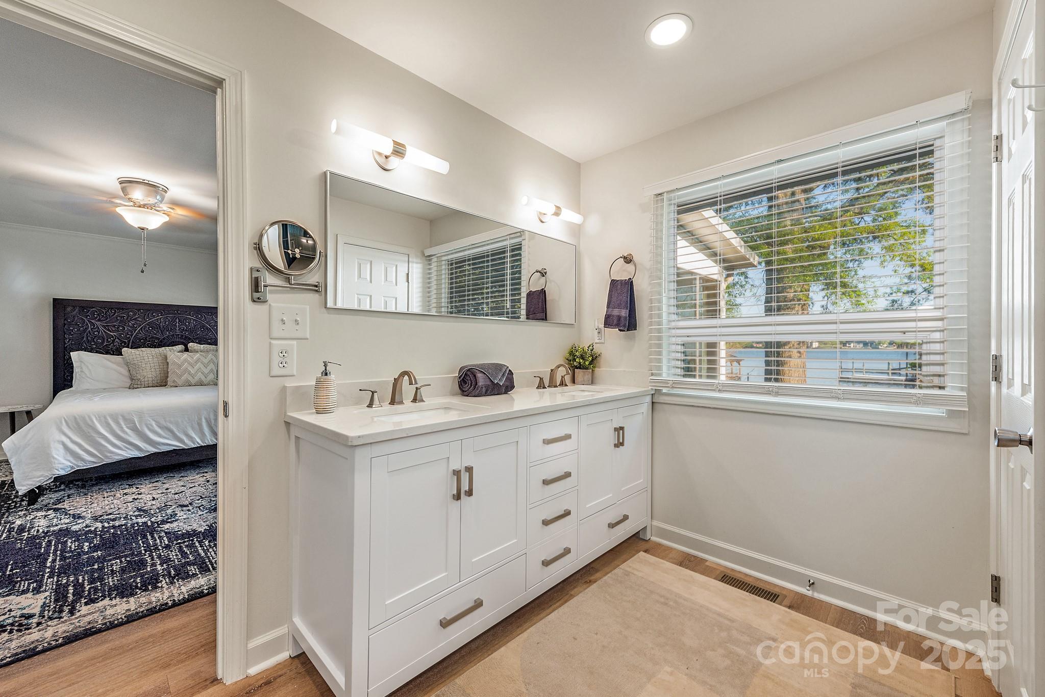 235 Commodore Loop