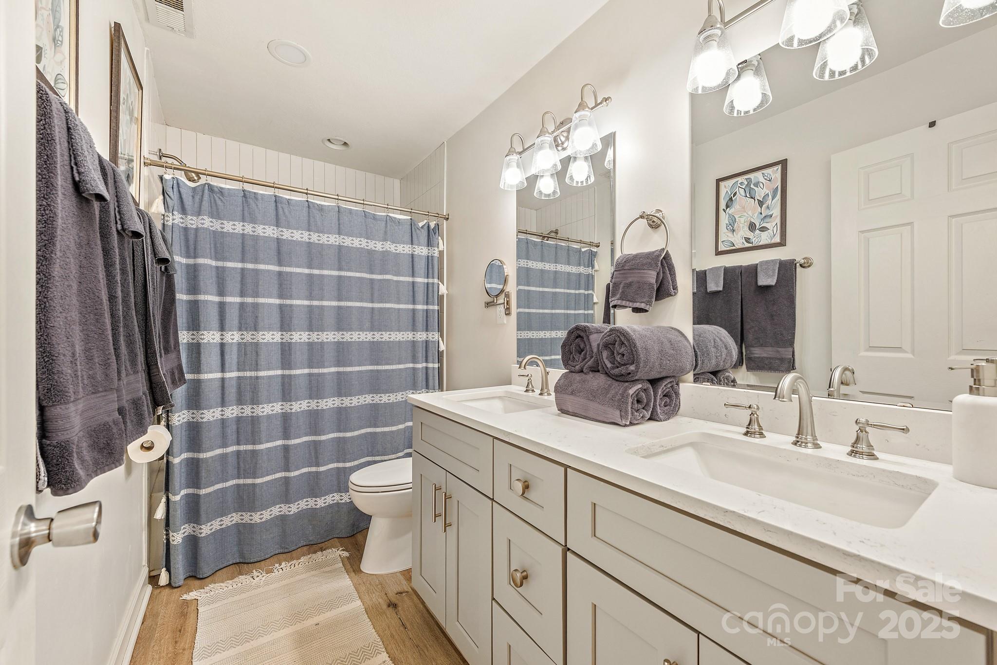 235 Commodore Loop