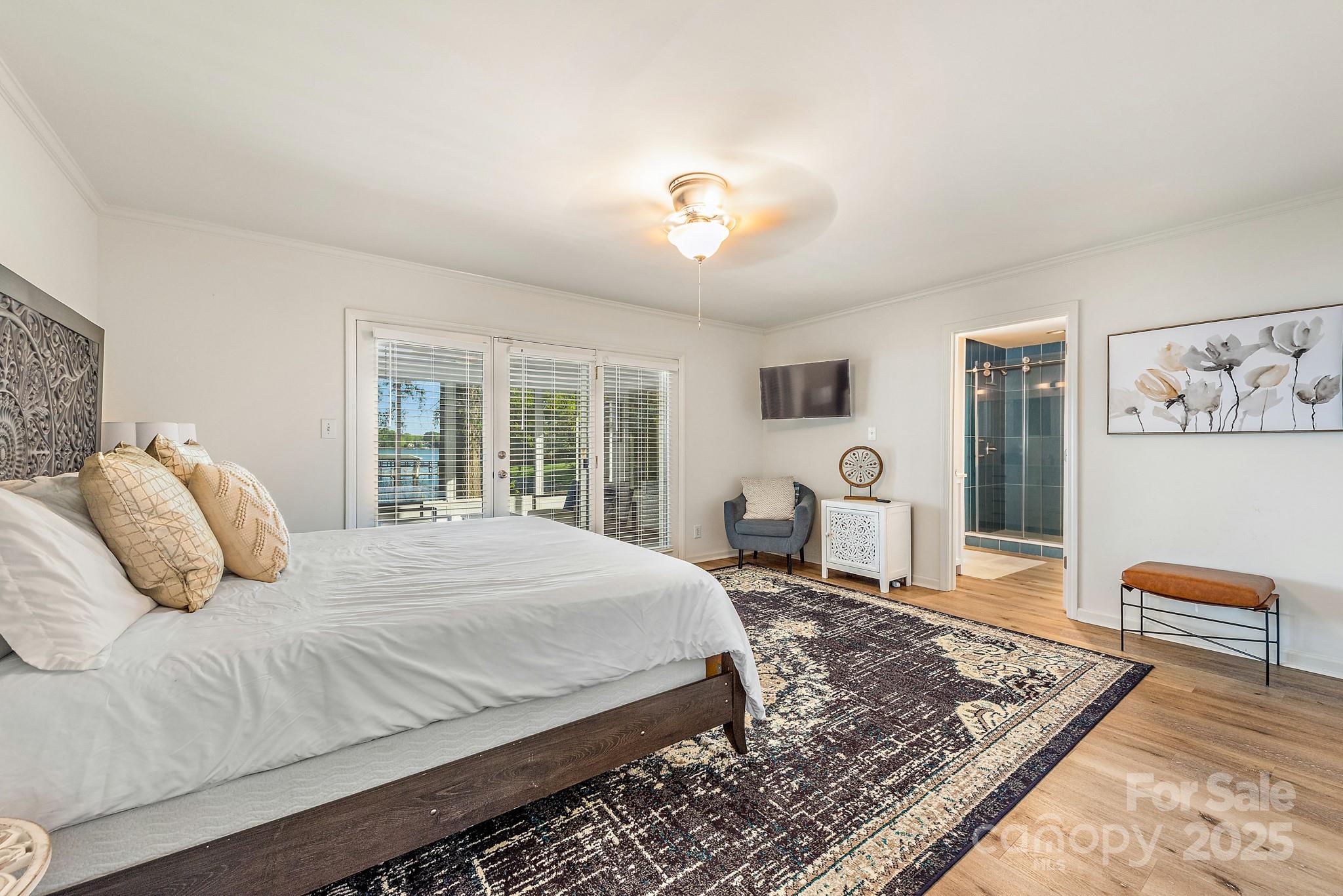 235 Commodore Loop