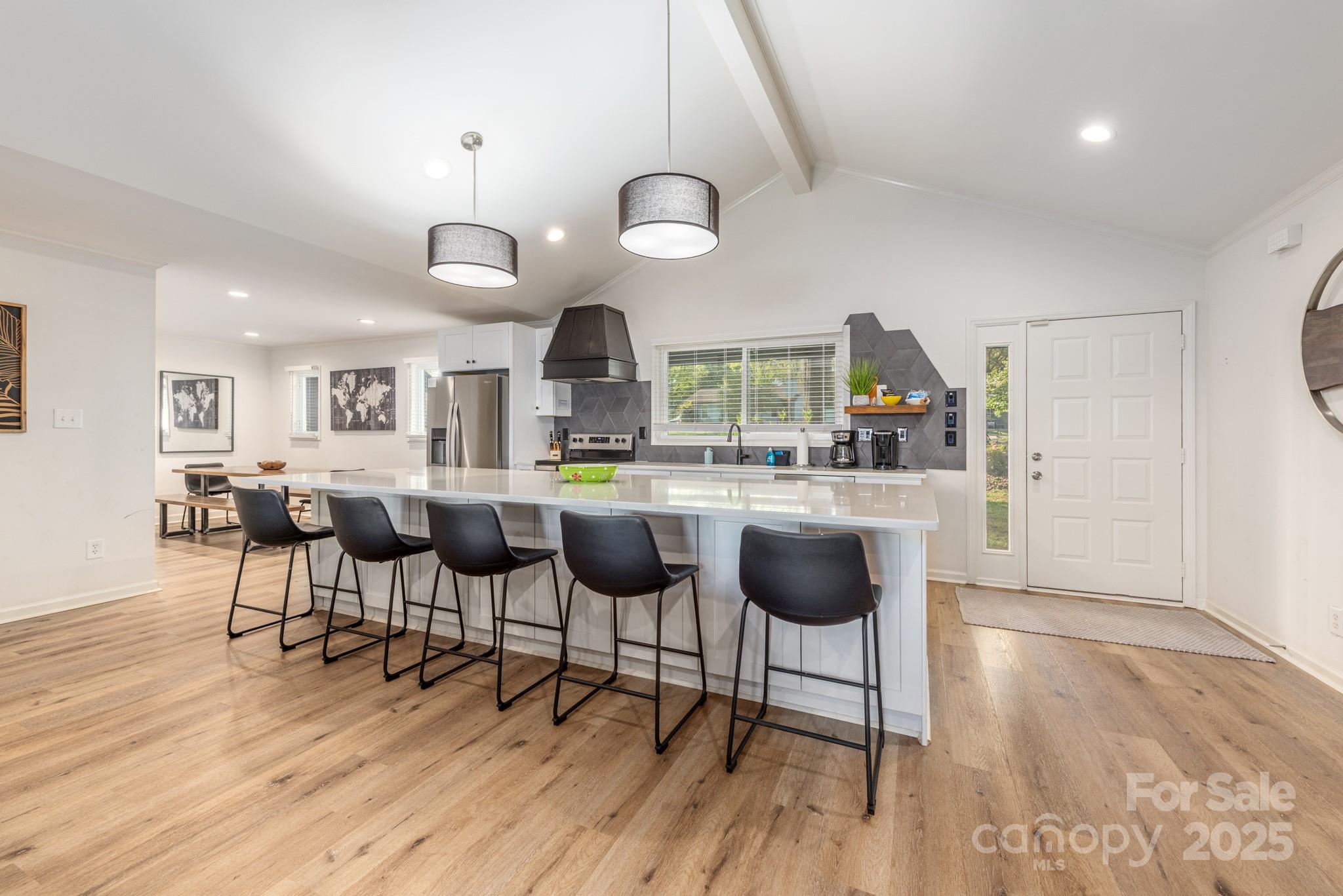 235 Commodore Loop