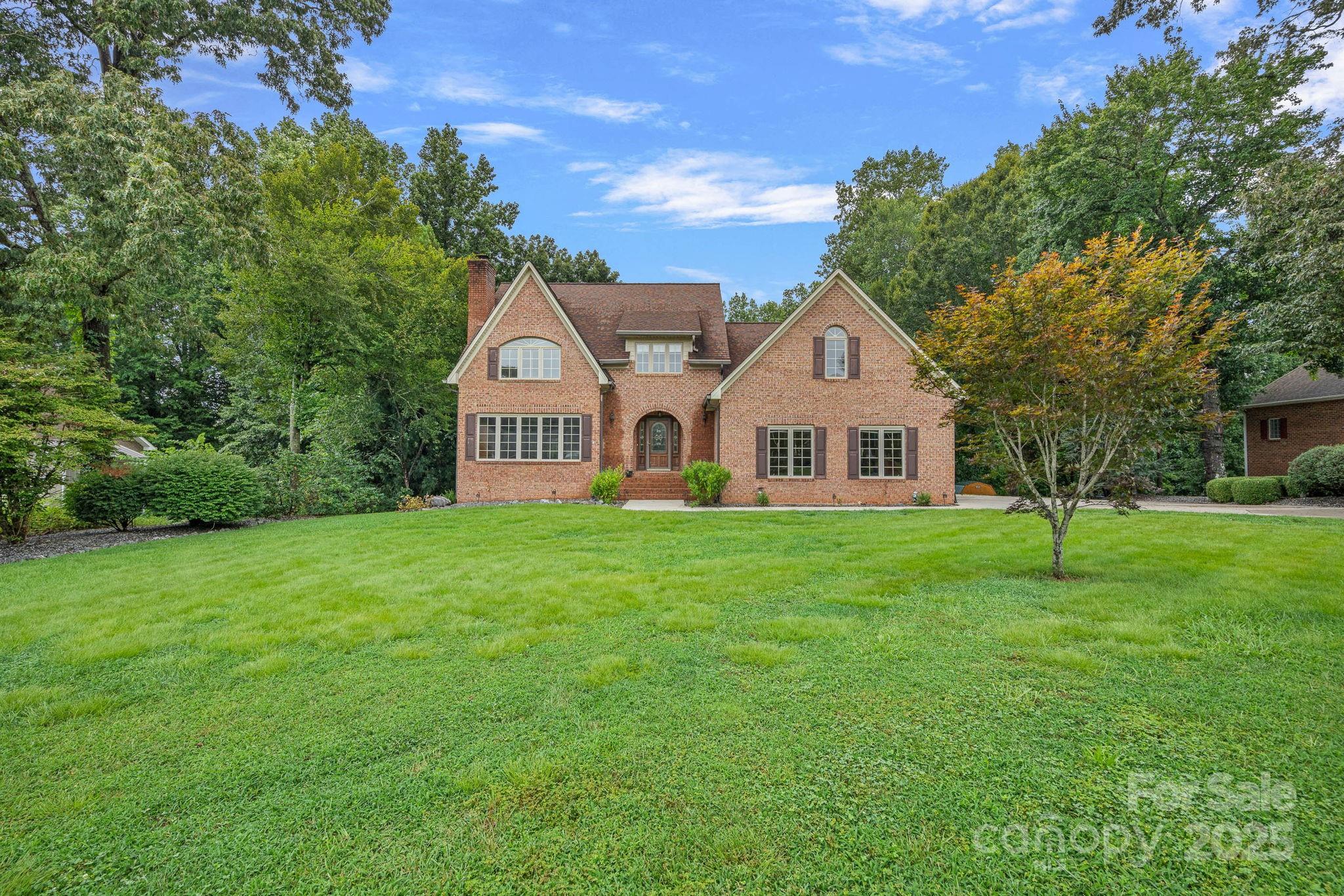 123 Golden Oak Drive