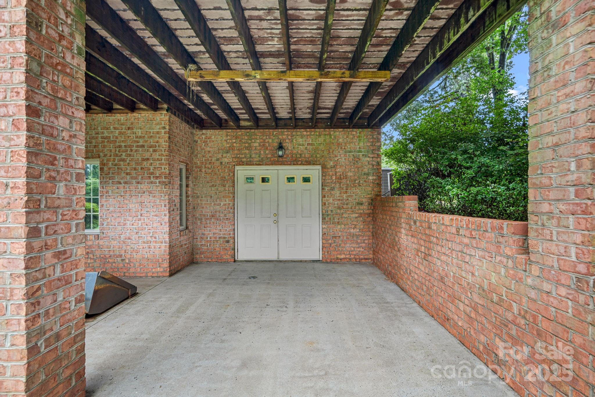 123 Golden Oak Drive