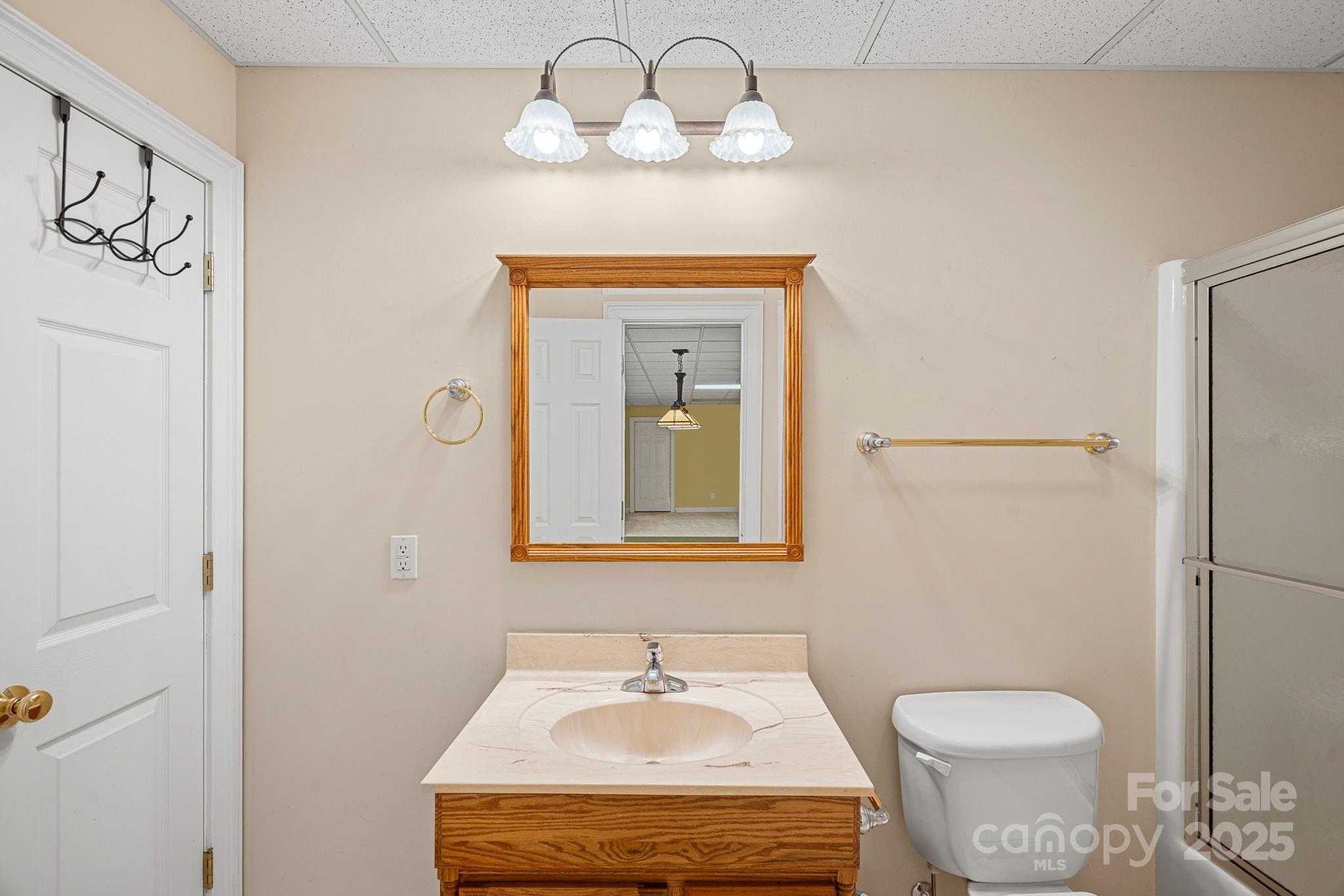 123 Golden Oak Drive