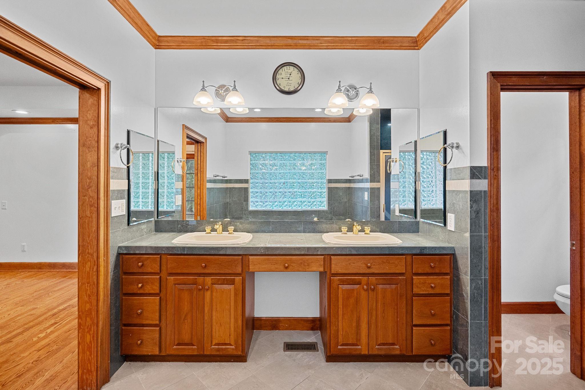 123 Golden Oak Drive
