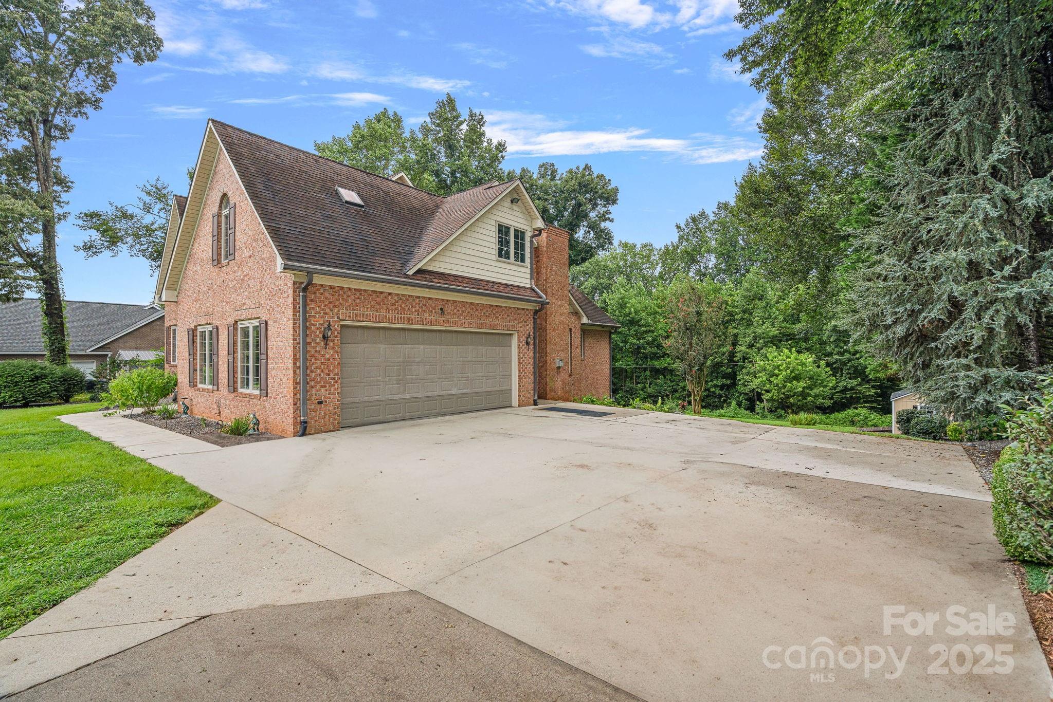 123 Golden Oak Drive