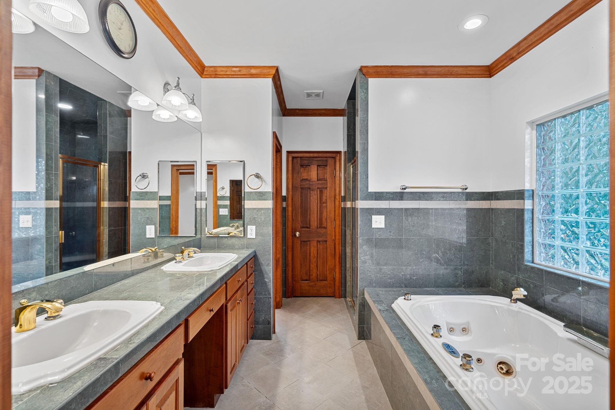123 Golden Oak Drive