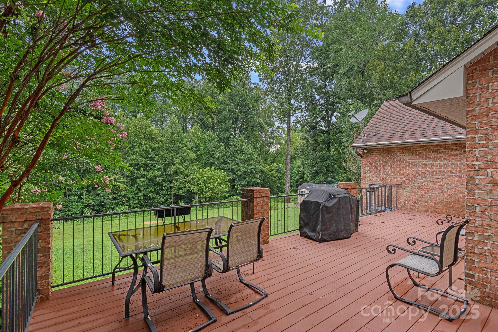 123 Golden Oak Drive