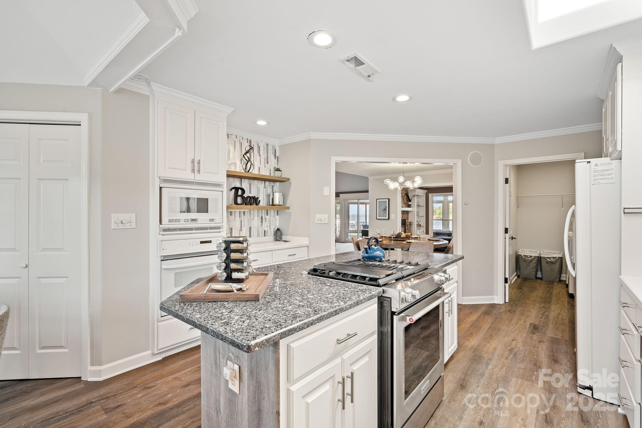 1350 Strawberry Lane