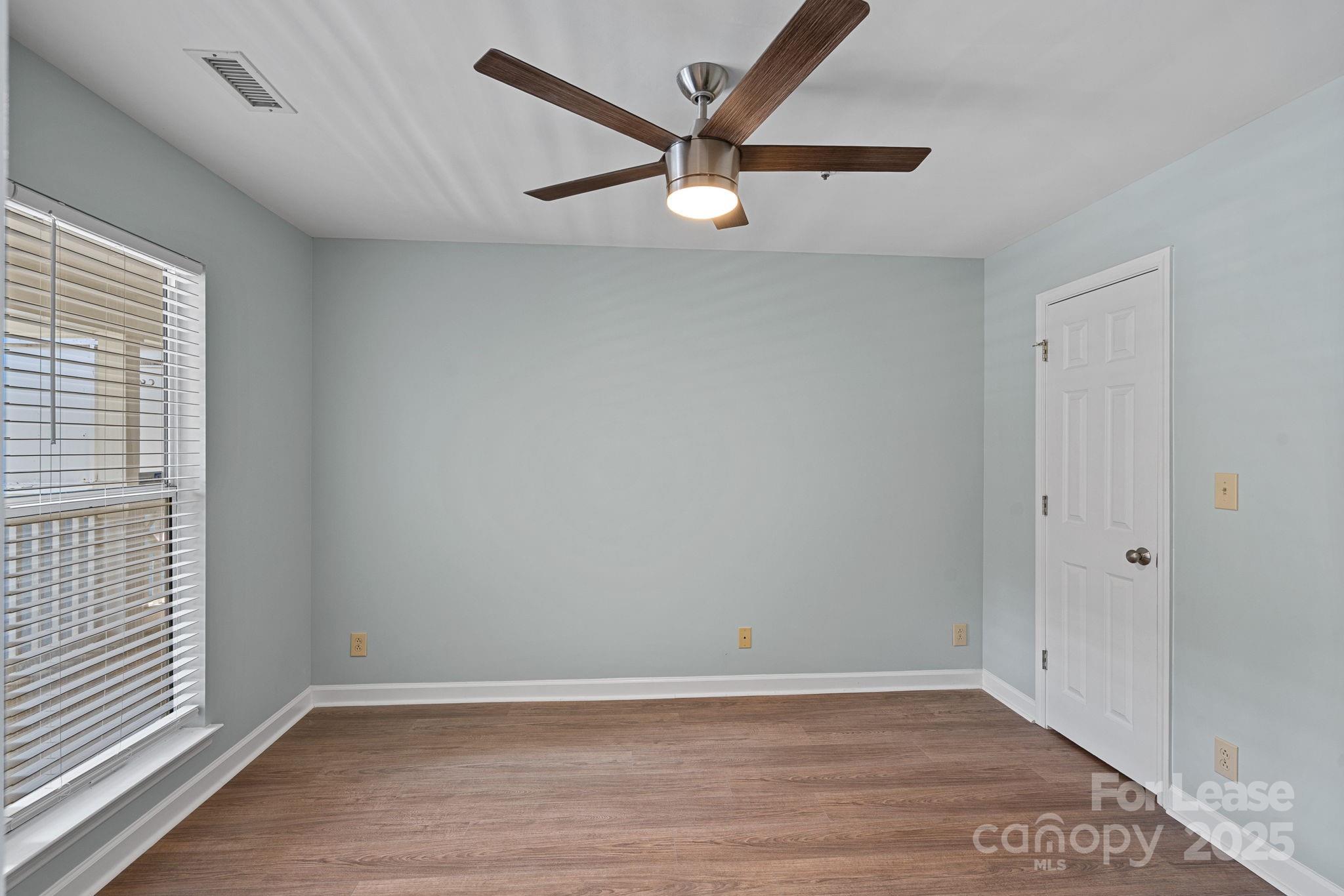 18663 Vineyard Point Lane