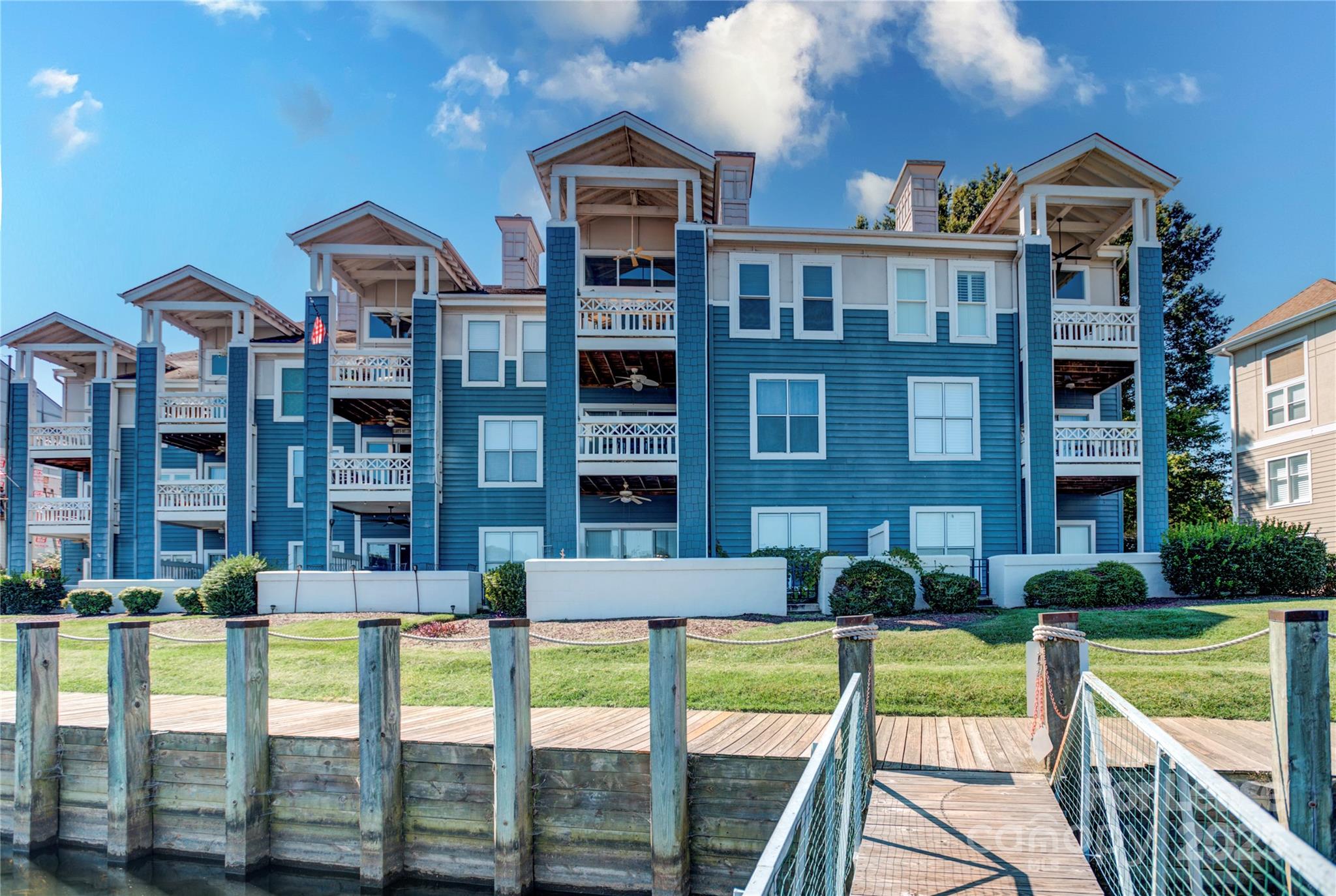 18663 Vineyard Point Lane