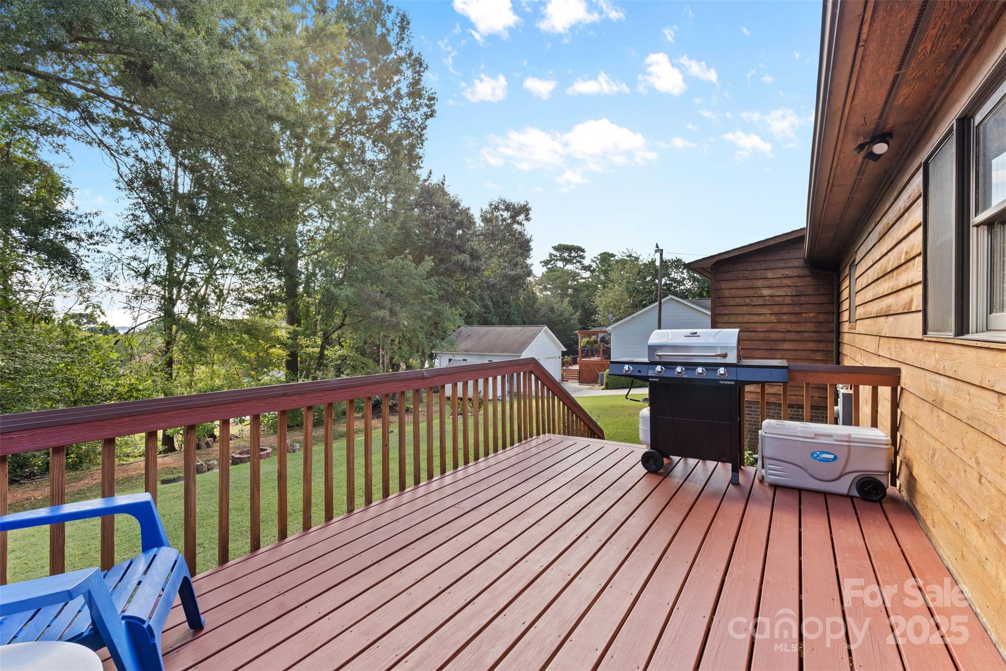 4920 Surfwood Drive
