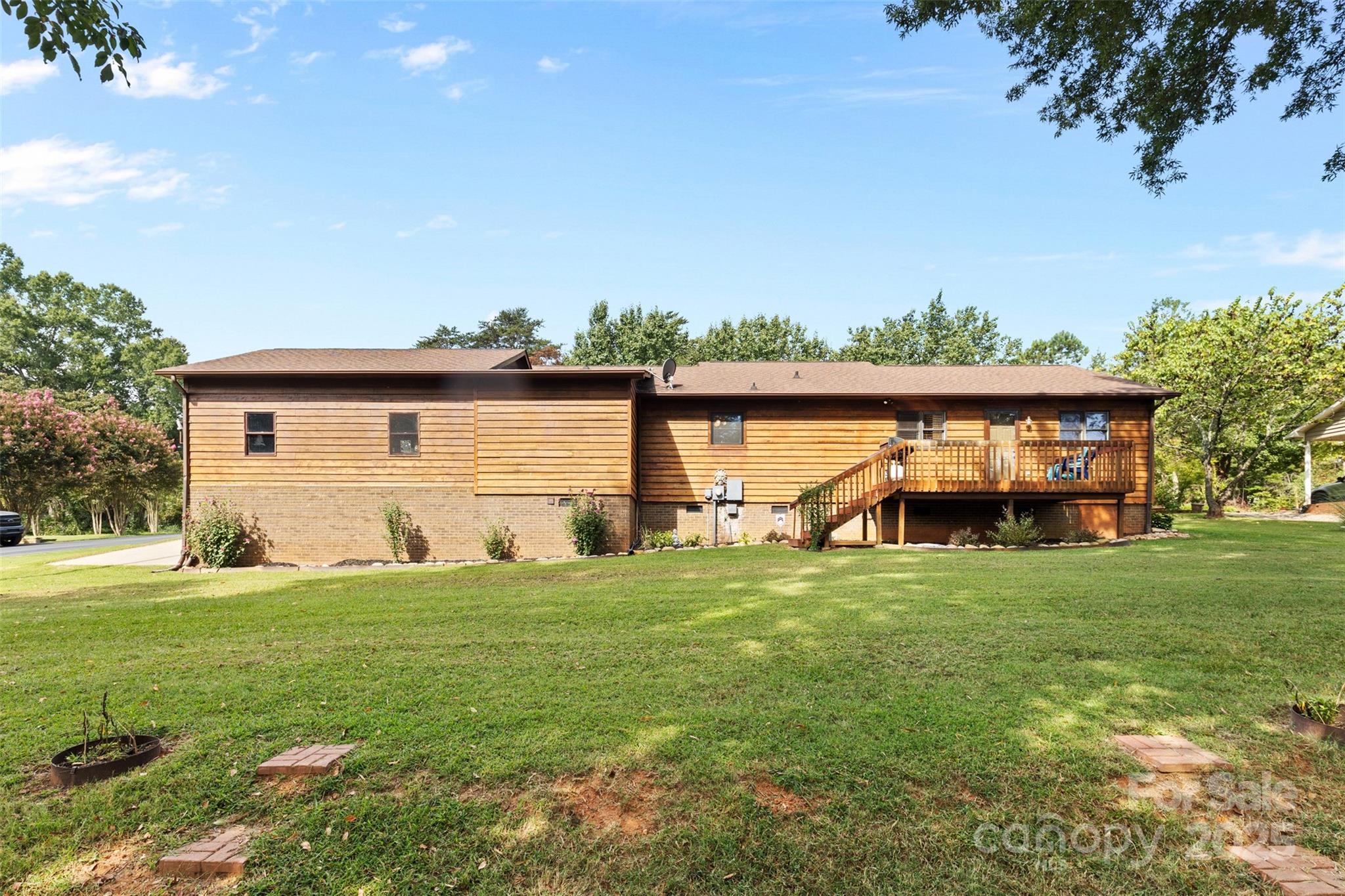 4920 Surfwood Drive