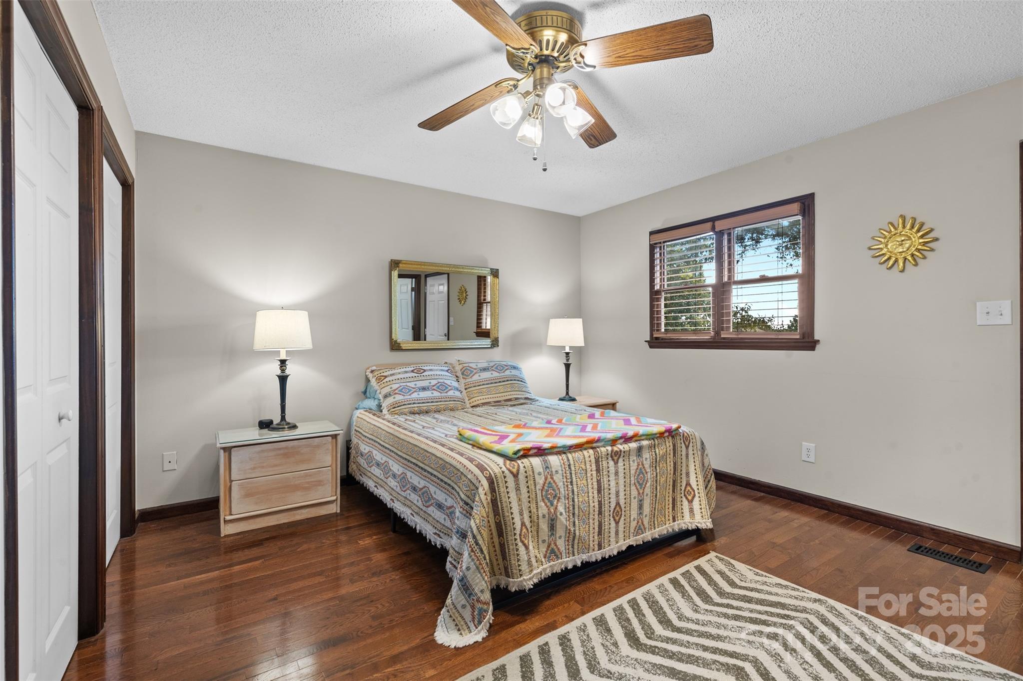 4920 Surfwood Drive