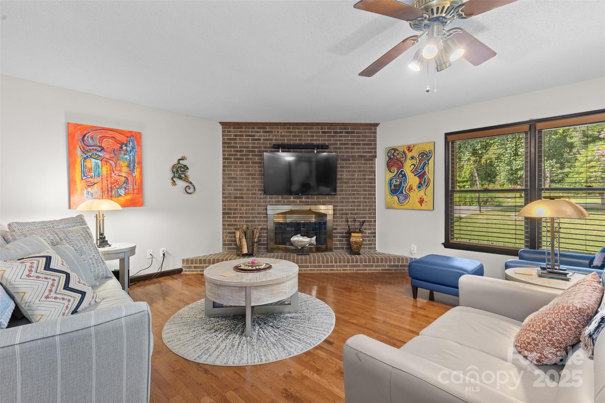 4920 Surfwood Drive
